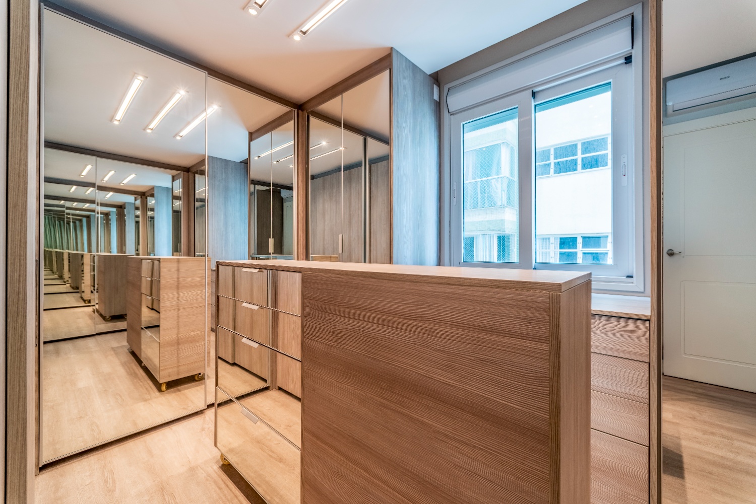 Apartamento no Edifício Metropolis em Balneário Camboriú - foto 11