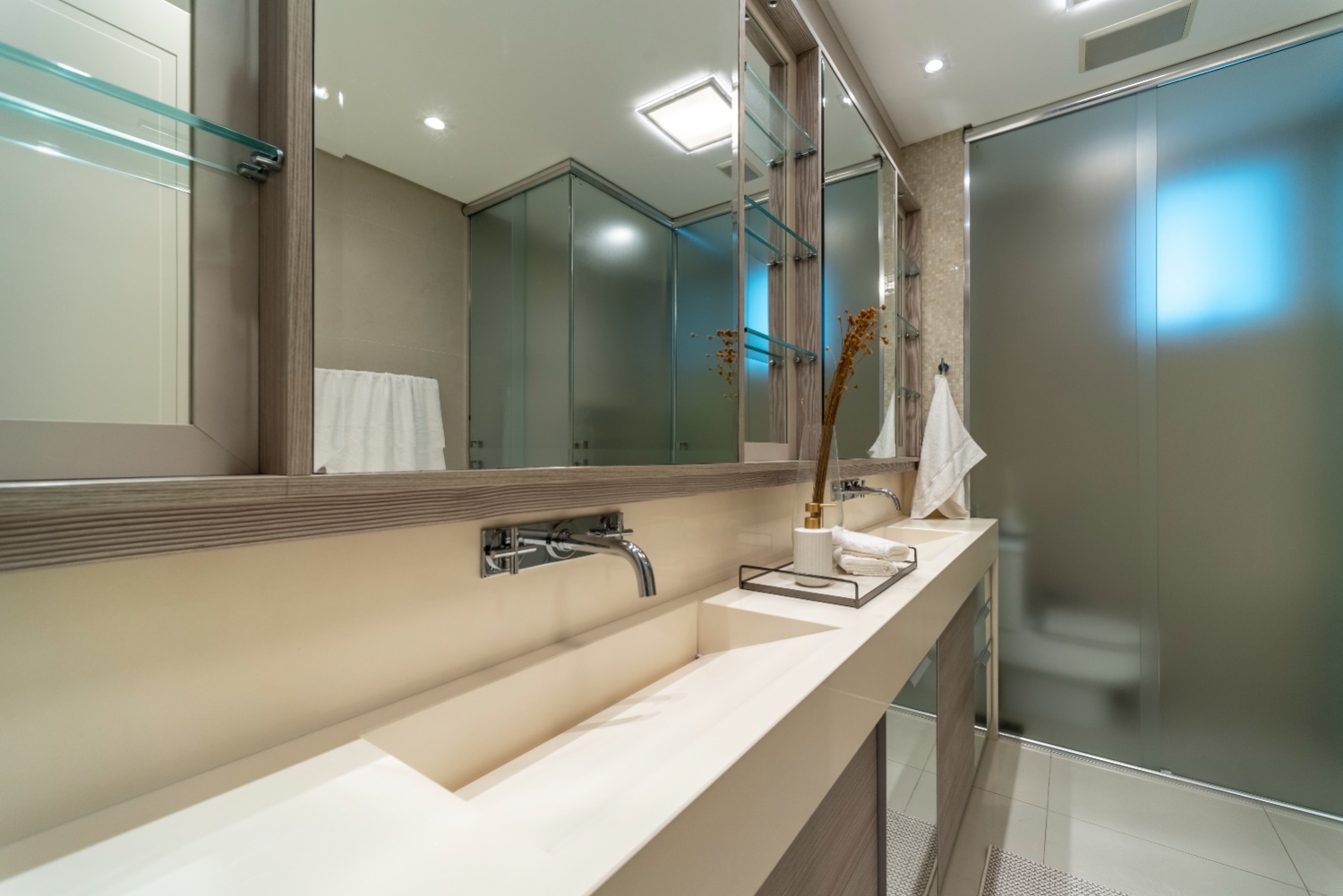 Apartamento no Edifício Metropolis em Balneário Camboriú - foto 15
