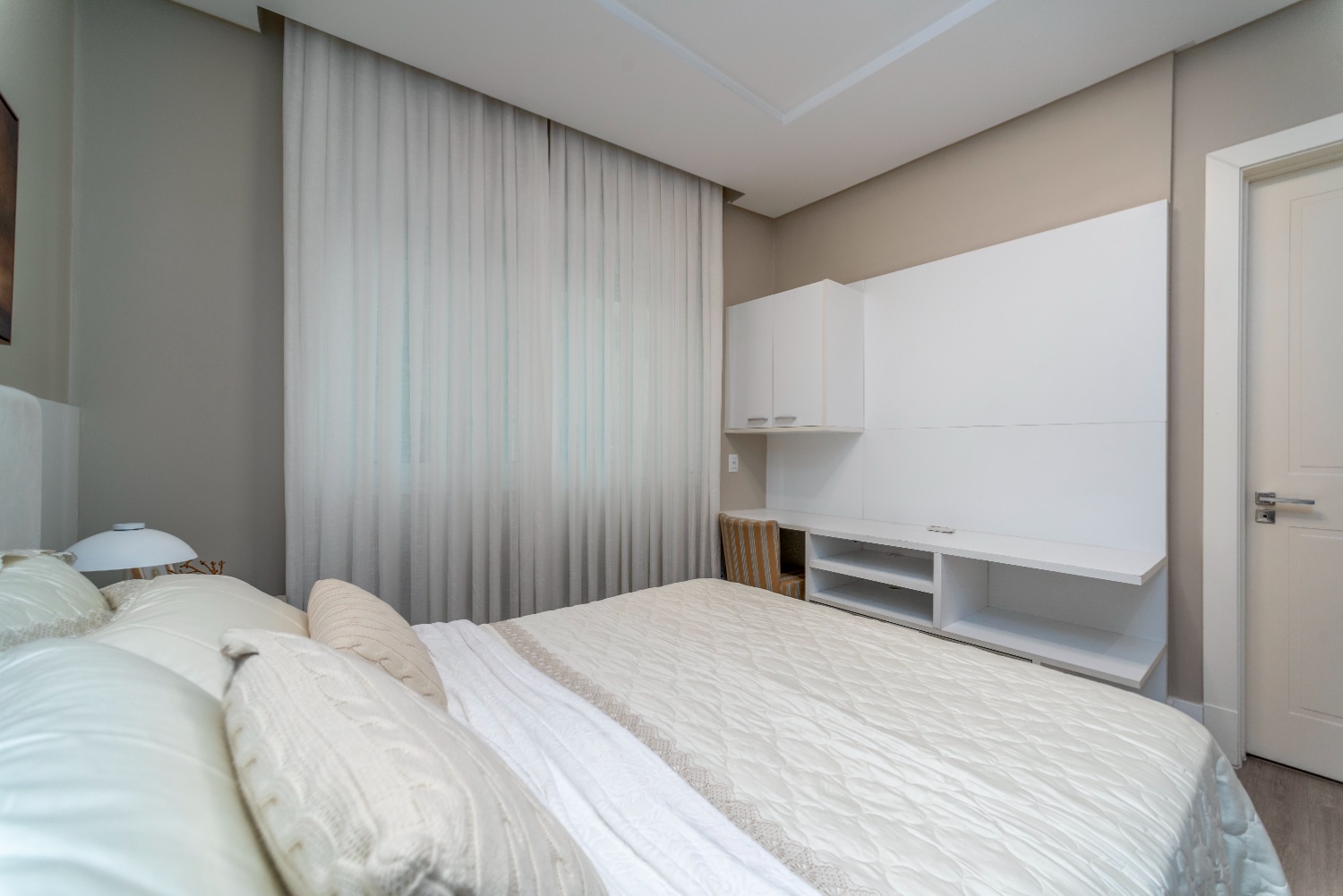 Apartamento no Edifício Metropolis em Balneário Camboriú - foto 18
