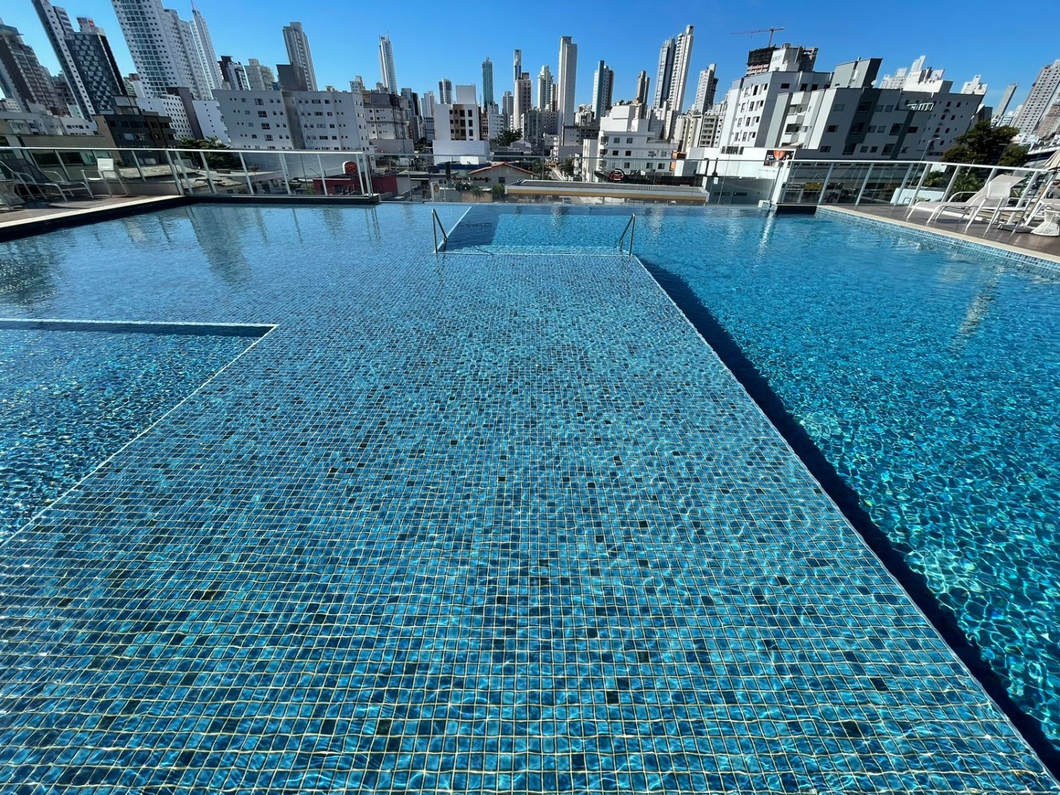 Apartamento no Edifício Garden Village em Balneário Camboriú - foto 8