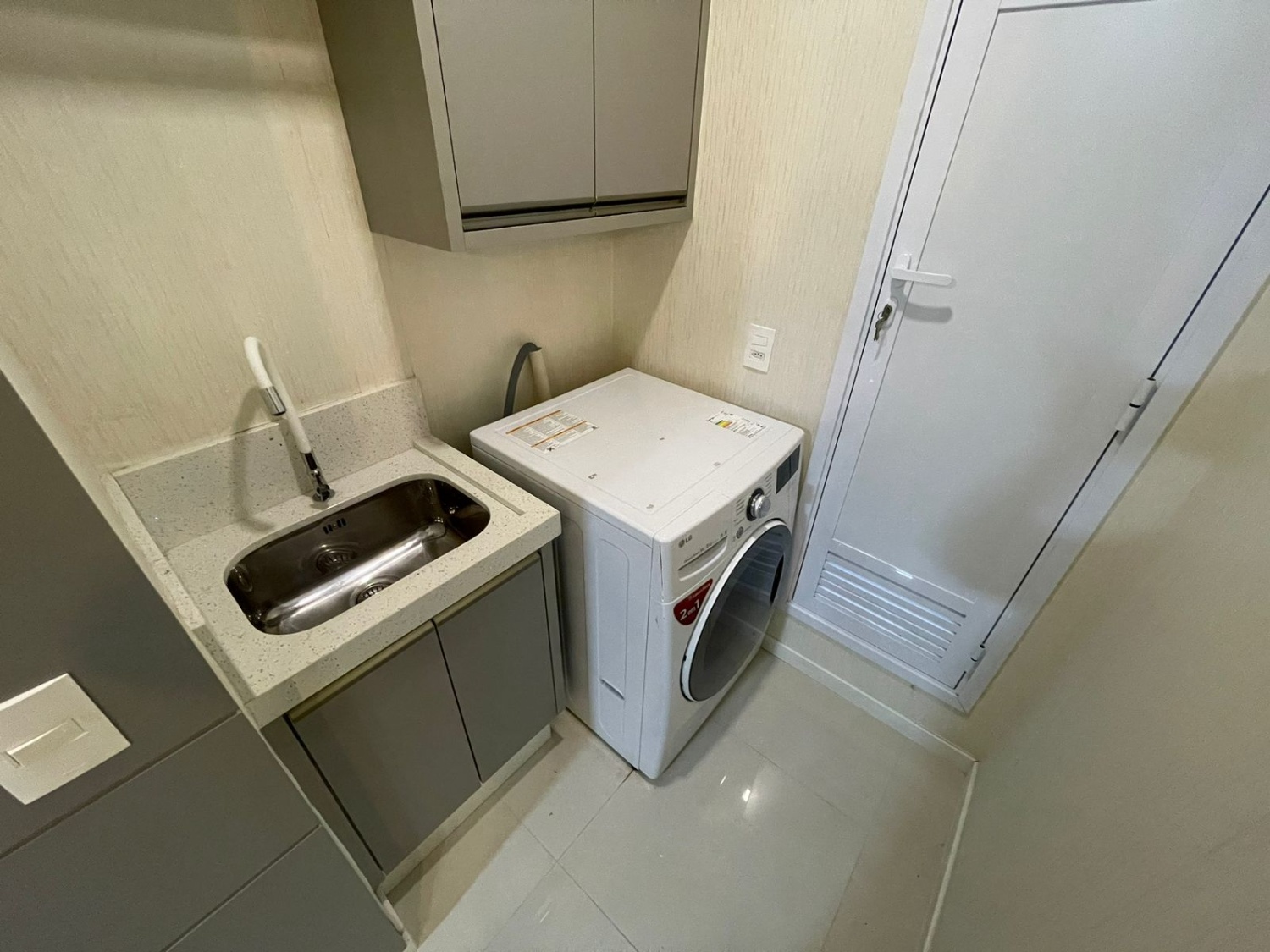 Apartamento no Edifício Garden Village em Balneário Camboriú - foto 13