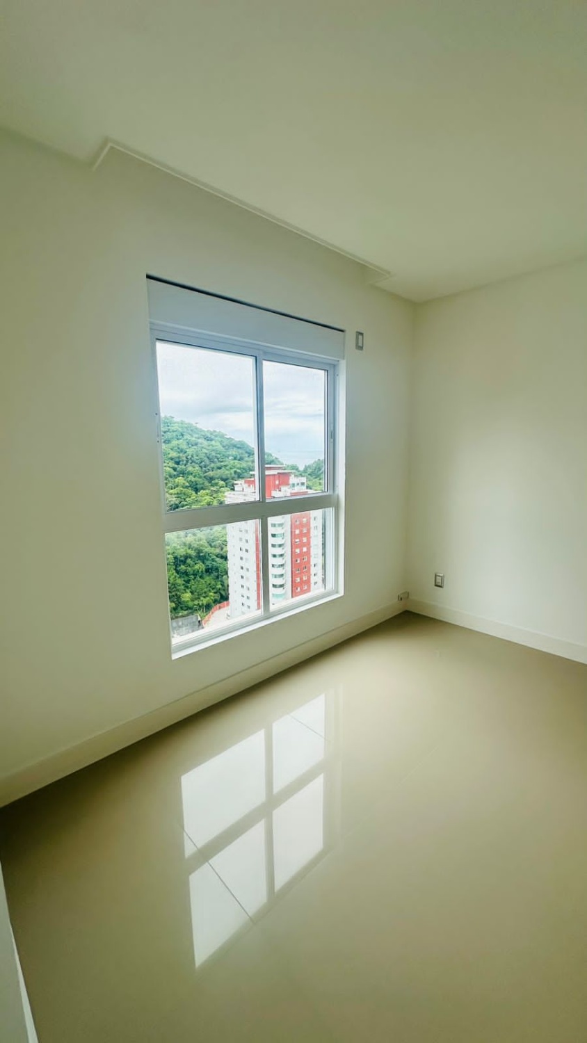 Apartamento no Edifício Cartier Residence em Balneário Camboriú - foto 12