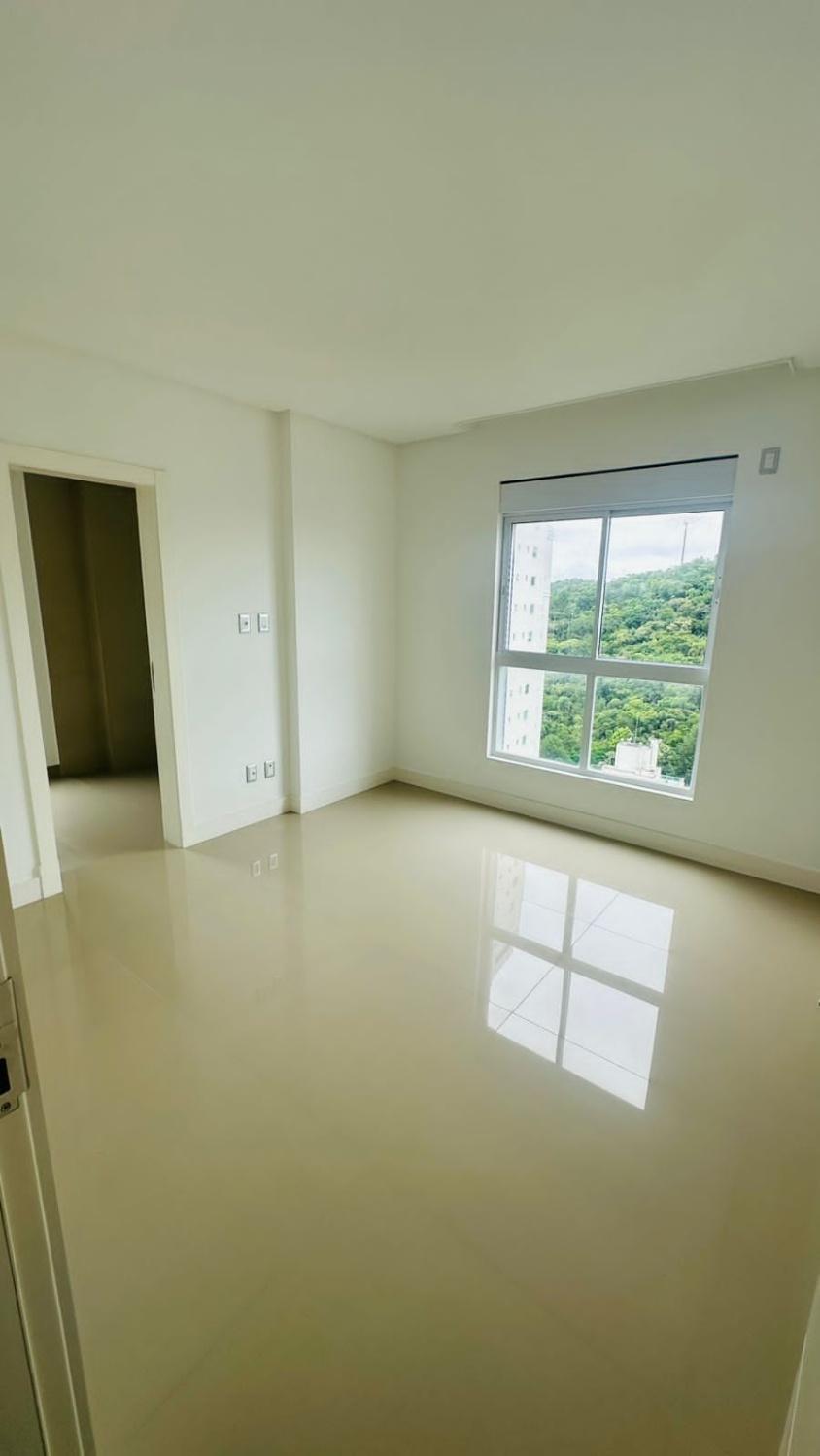 Apartamento no Edifício Cartier Residence em Balneário Camboriú - foto 16