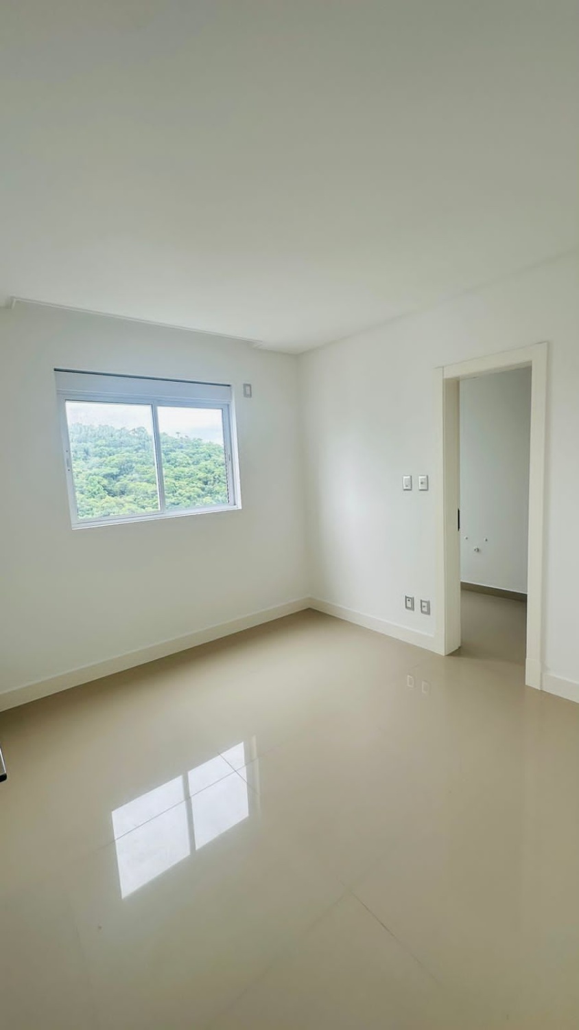 Apartamento no Edifício Cartier Residence em Balneário Camboriú - foto 17