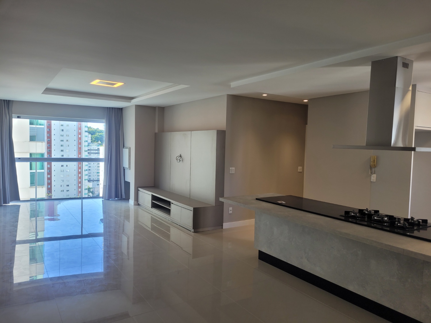 Apartamento no Edifício Carmel Vista Alta em Balneário Camboriú - foto 2