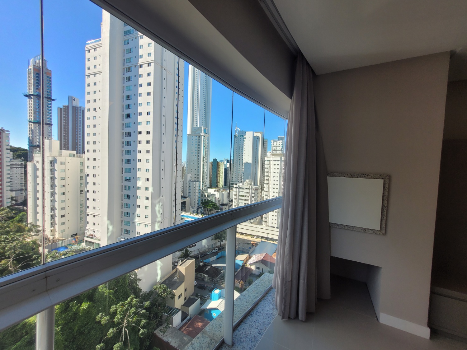Apartamento no Edifício Carmel Vista Alta em Balneário Camboriú - foto 3