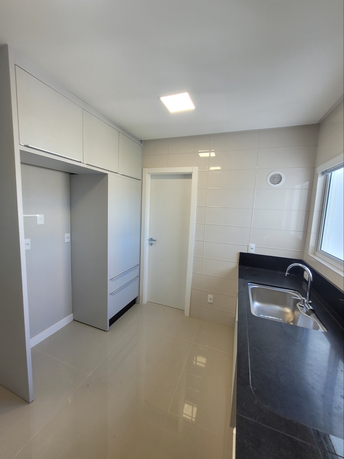 Apartamento no Edifício Carmel Vista Alta em Balneário Camboriú - foto 4