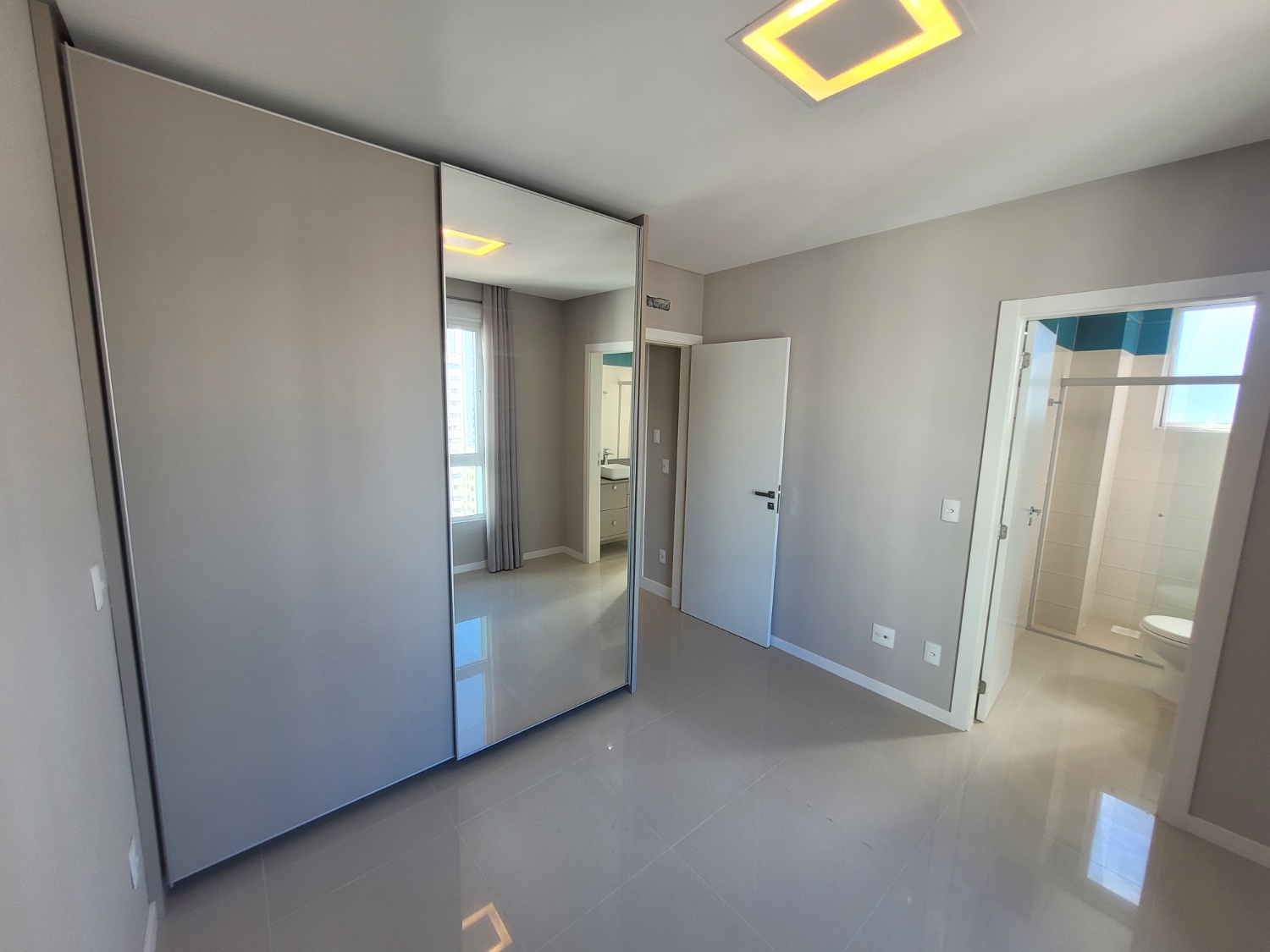 Apartamento no Edifício Carmel Vista Alta em Balneário Camboriú - foto 9