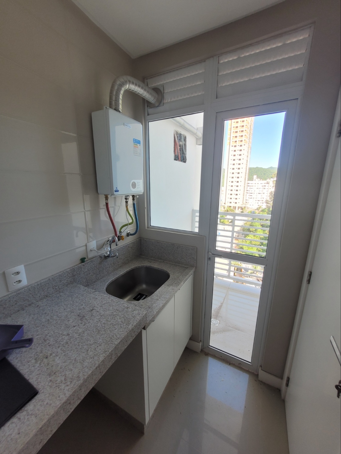 Apartamento no Edifício Carmel Vista Alta em Balneário Camboriú - foto 13