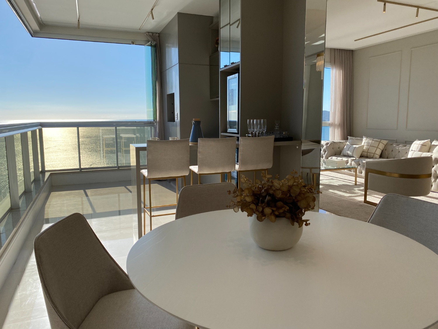 Apartamento no Edifício Cambirela Residence em Itapema - foto 10