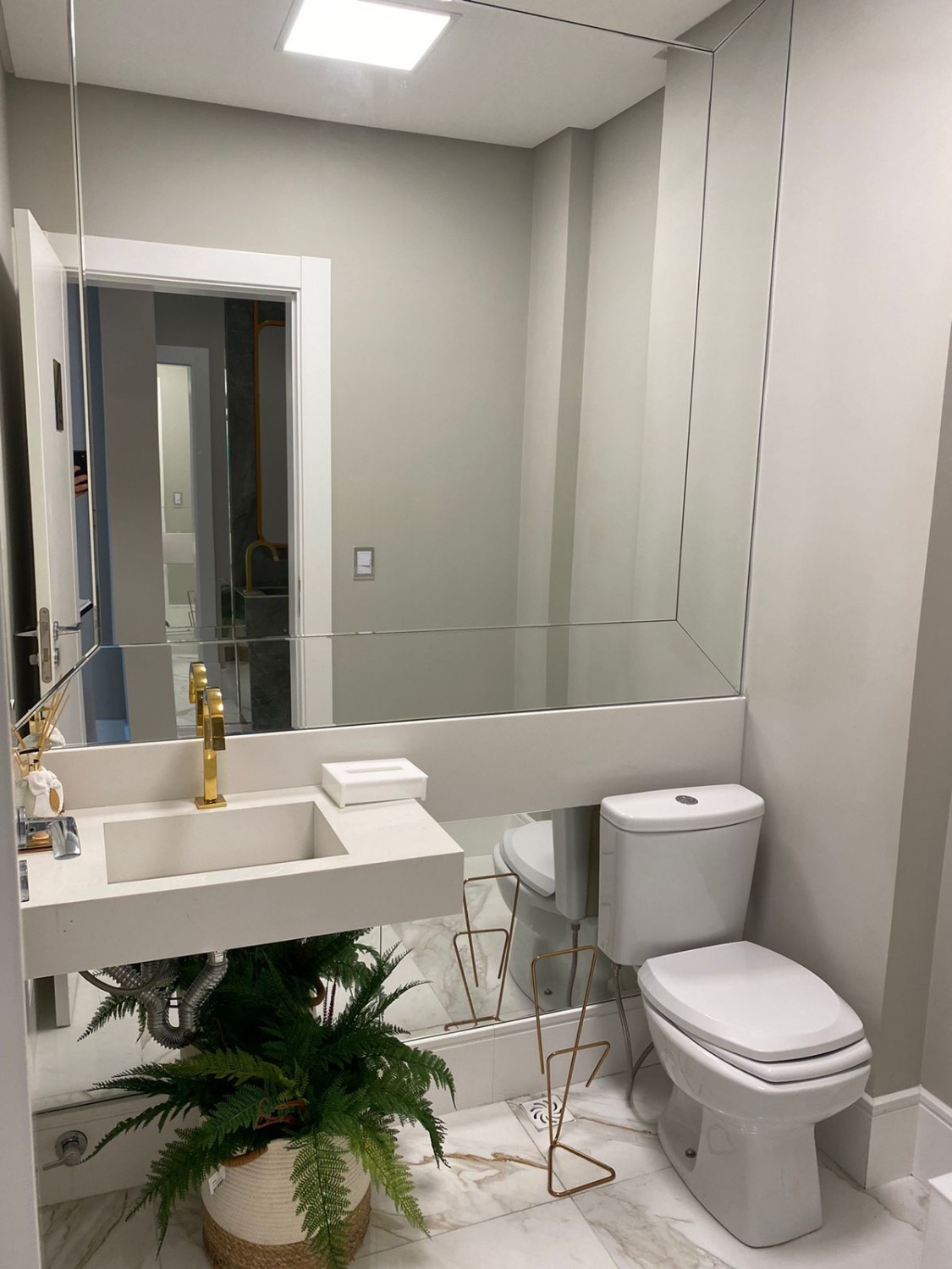 Apartamento no Edifício Cambirela Residence em Itapema - foto 25