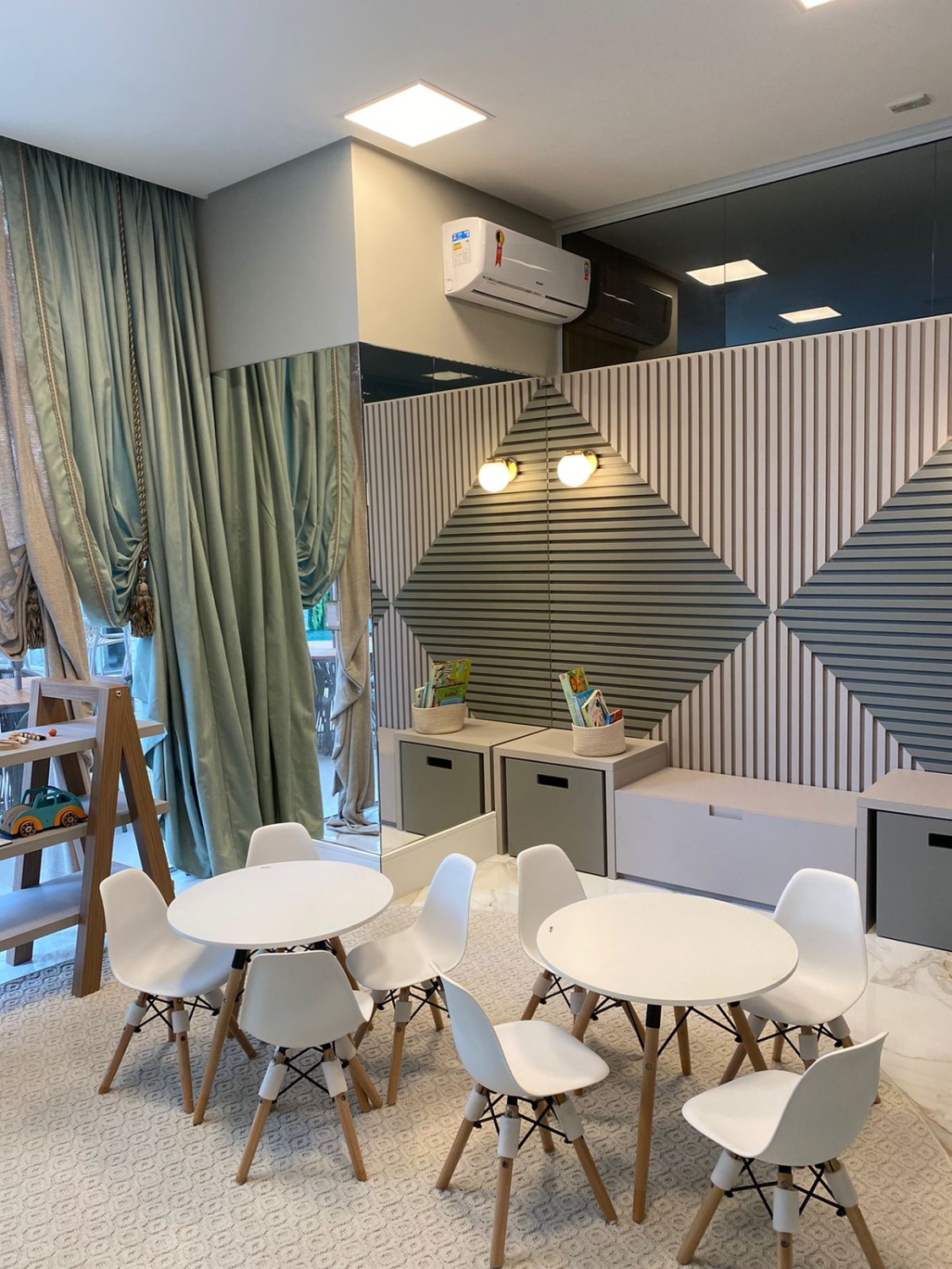 Apartamento no Edifício Cambirela Residence em Itapema - foto 26