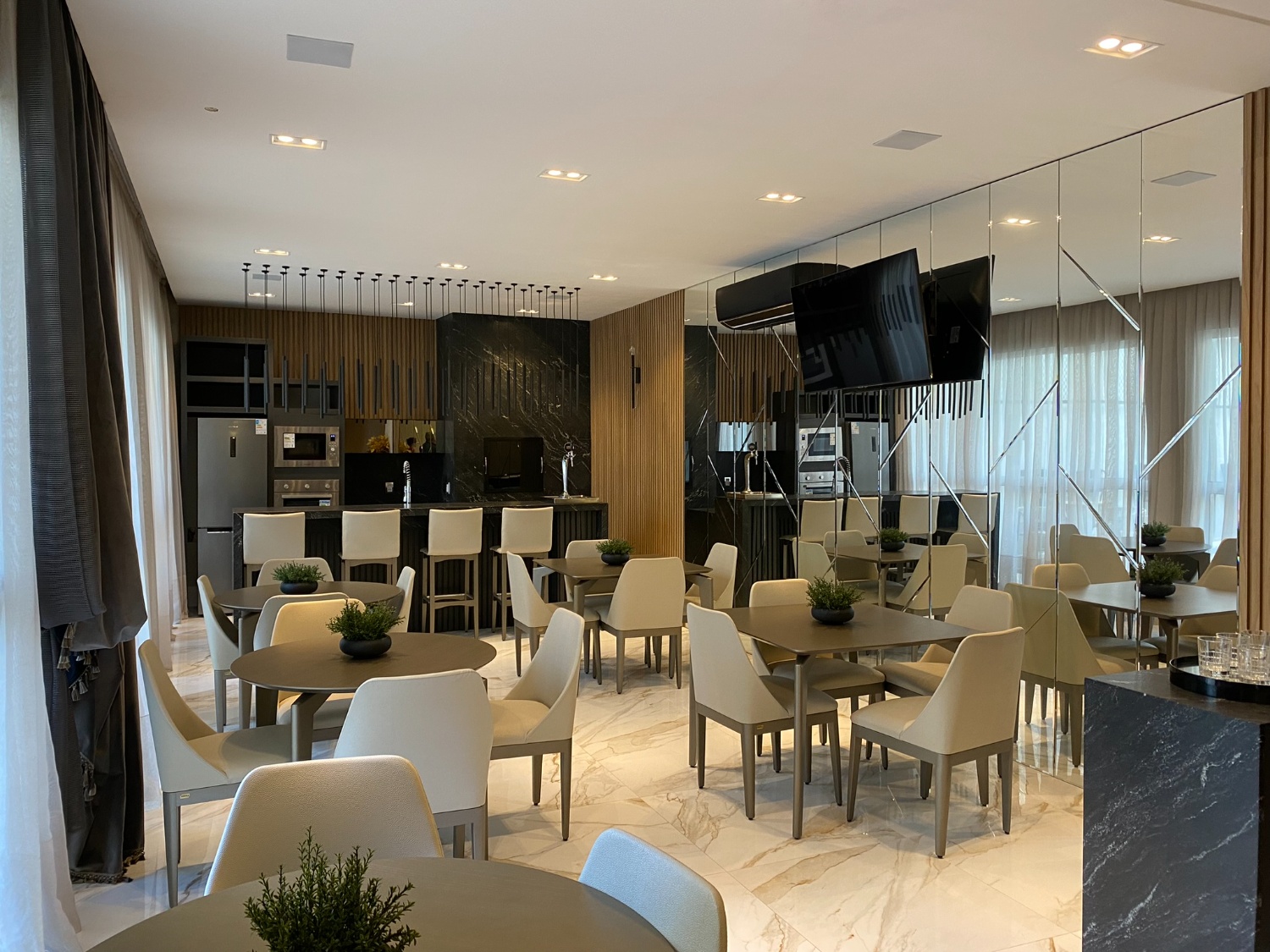 Apartamento no Edifício Cambirela Residence em Itapema - foto 65