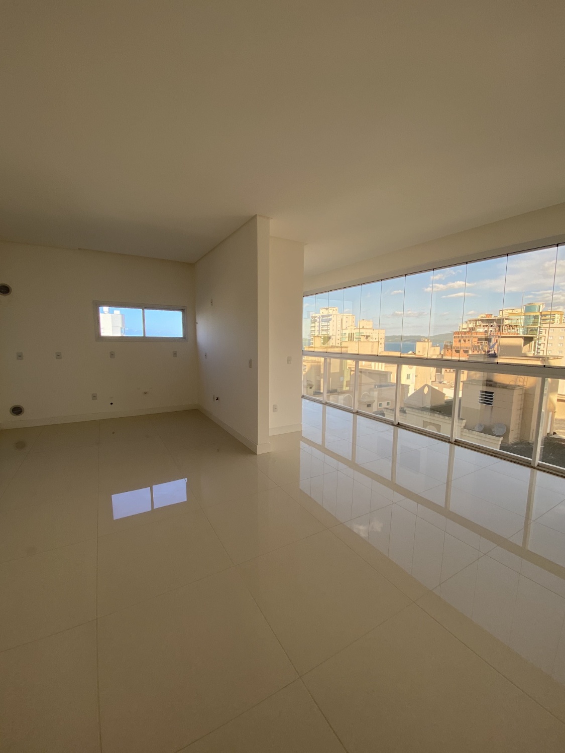 Apartamento no Edifício Mônaco em Itapema - foto 8