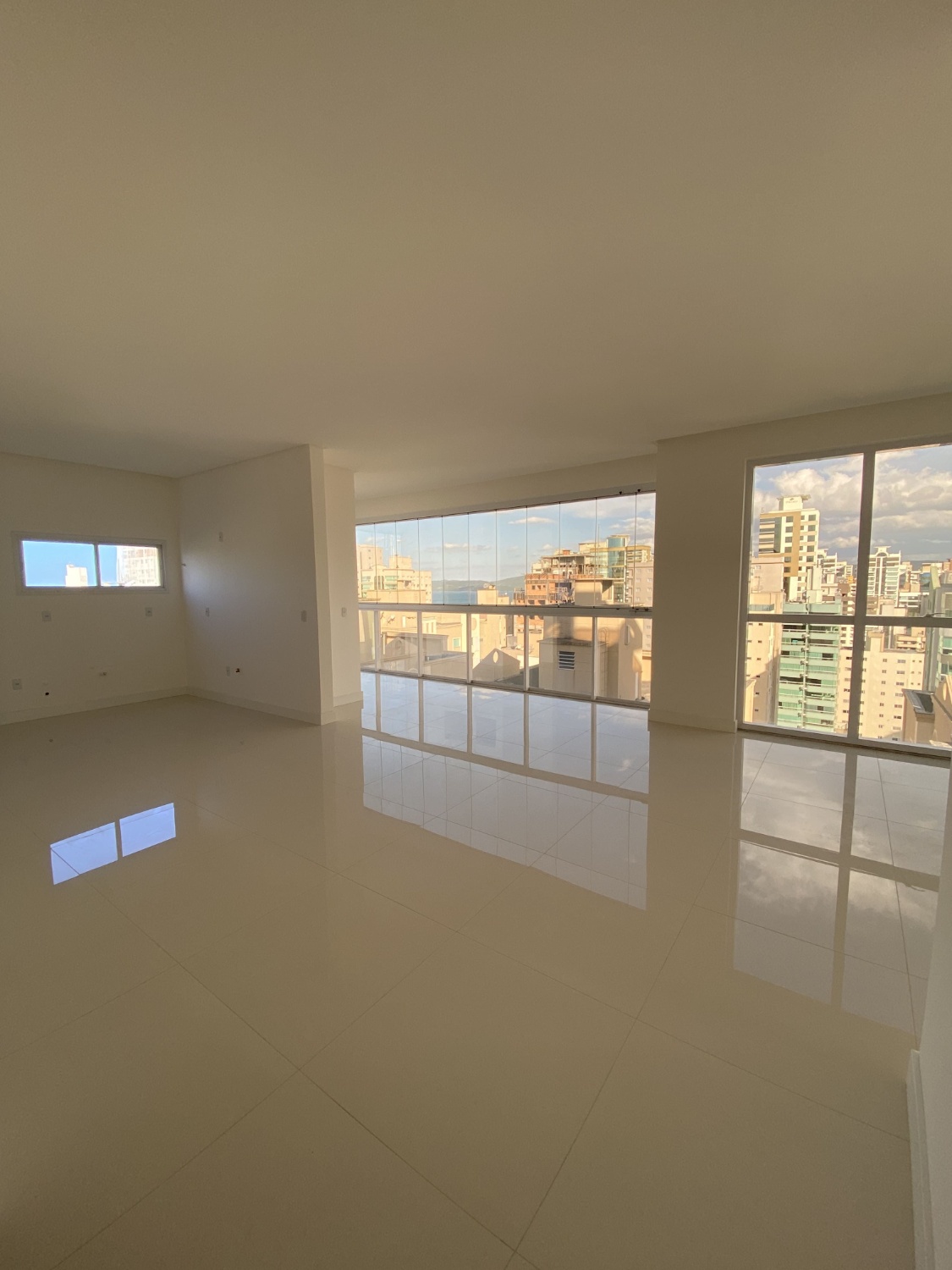 Apartamento no Edifício Mônaco em Itapema - foto 9