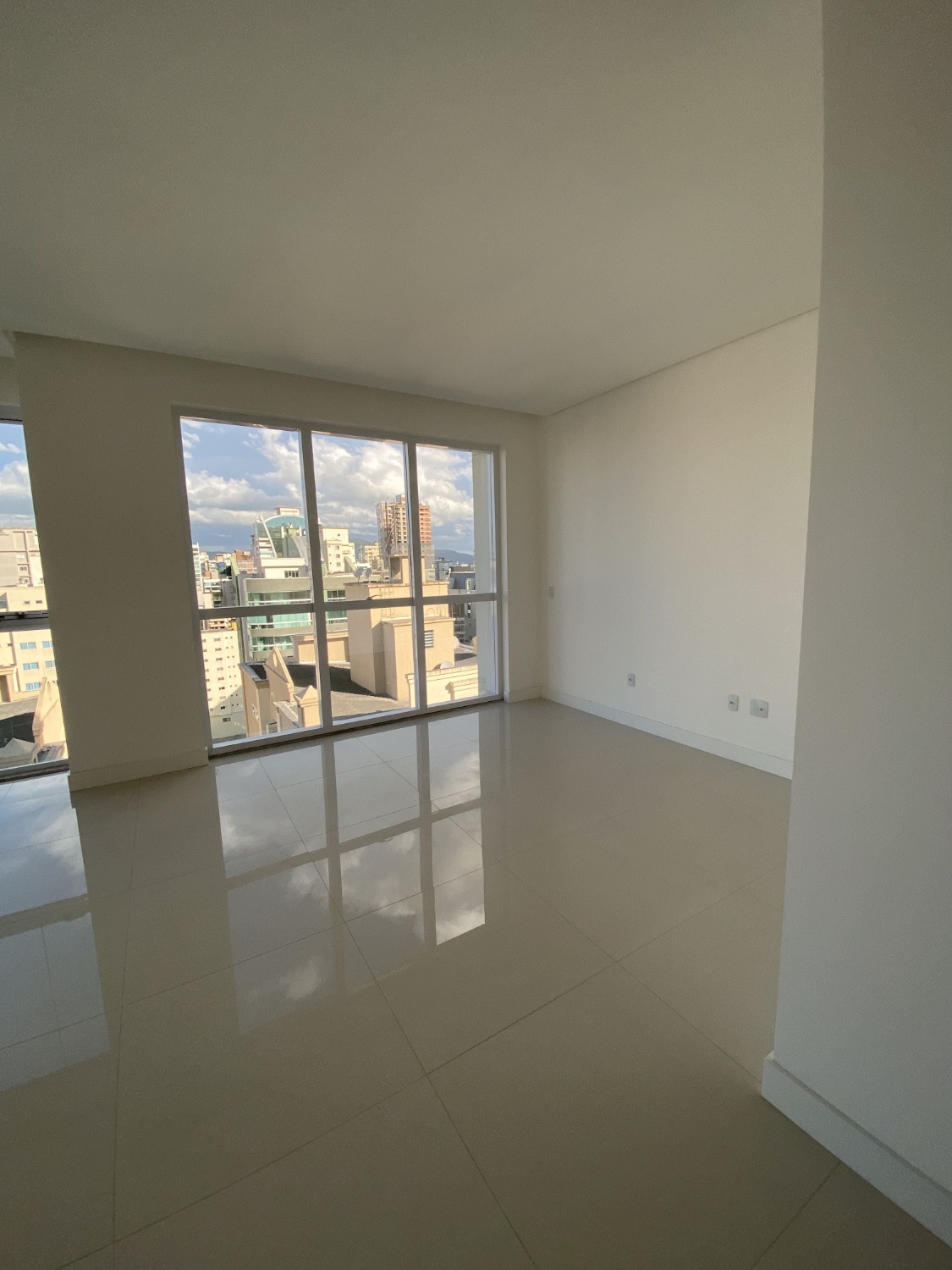 Apartamento no Edifício Mônaco em Itapema - foto 13