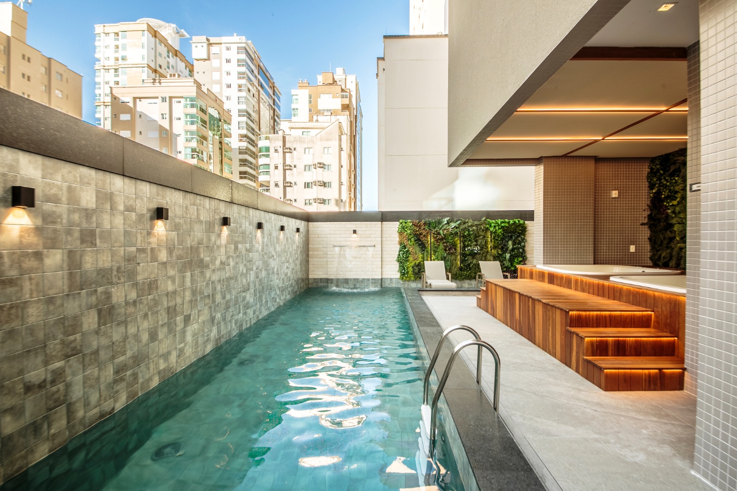 Apartamento no Edifício Dover Mountain em Itapema - foto 14