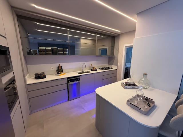 Apartamento no Edifício Sun Beach em Balneário Camboriú - foto 11