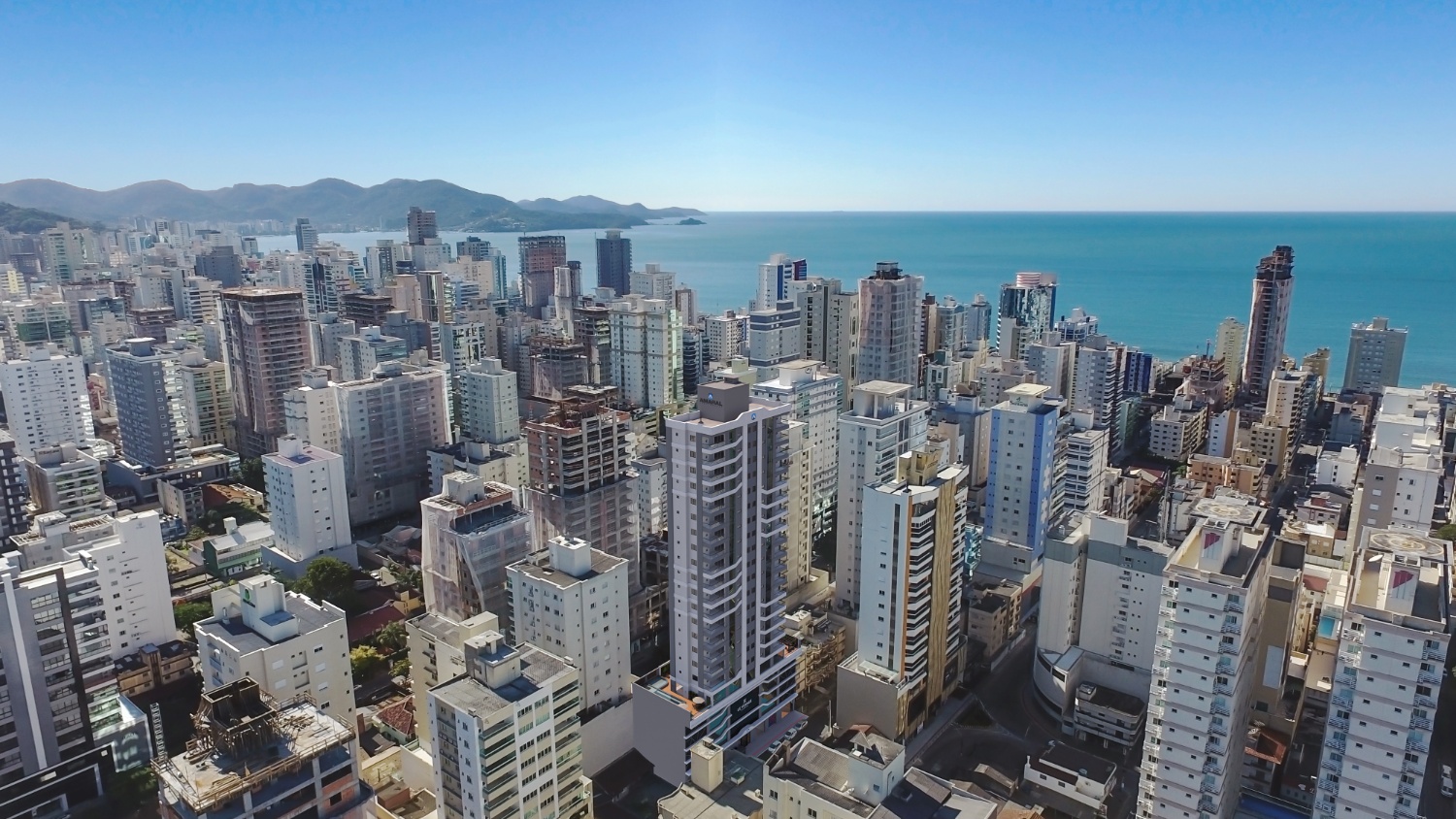 Apartamento no Edifício Le Voyage em Itapema - foto 4