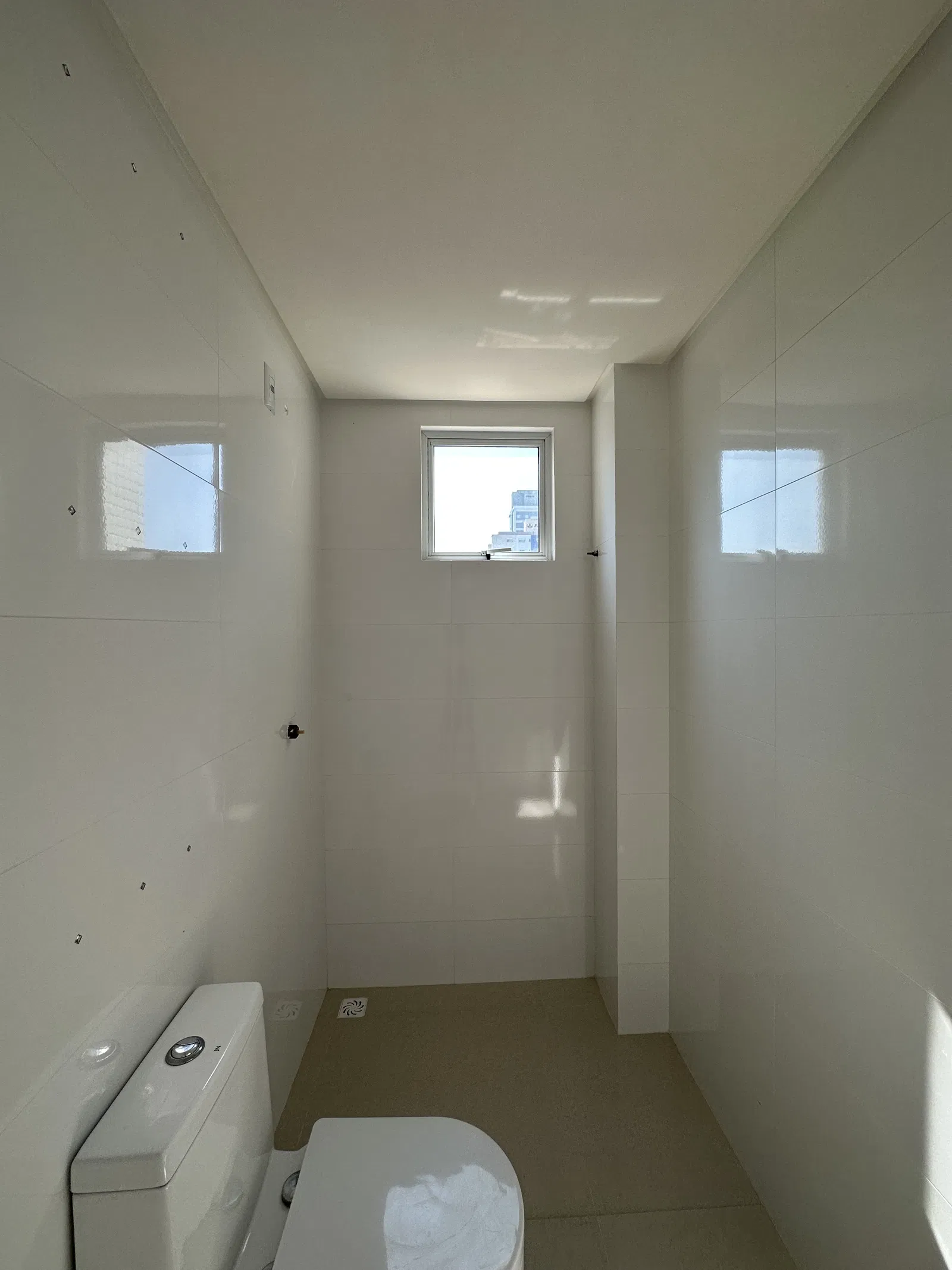 Apartamento no Ed. Abu Dhabi Residence em Meia Praia em Itapema - foto 6