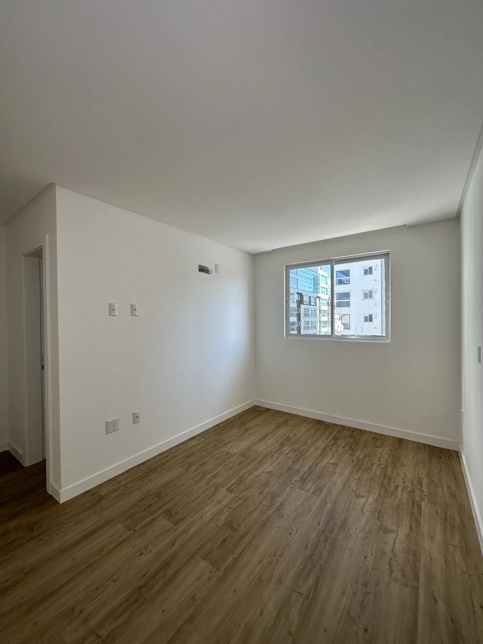 Apartamento no Ed. Abu Dhabi Residence em Meia Praia em Itapema - foto 7