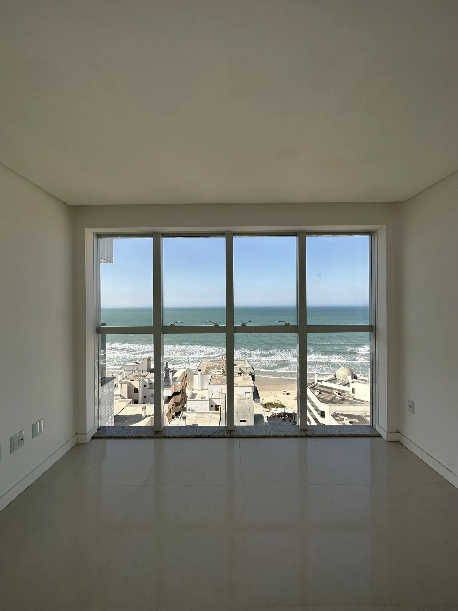 Apartamento no Ed. Abu Dhabi Residence em Meia Praia em Itapema - foto 12