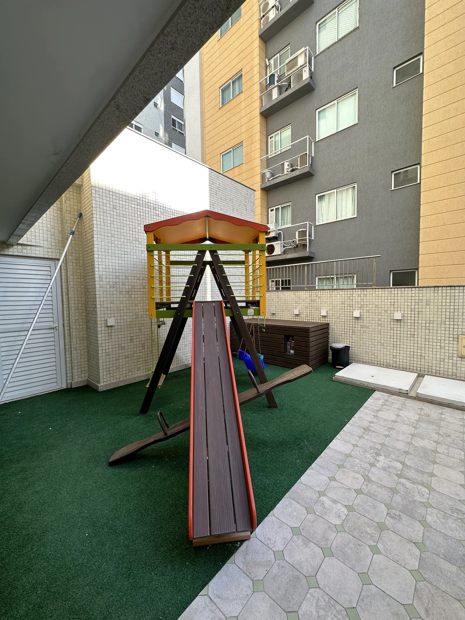Apartamento no Ed. Abu Dhabi Residence em Meia Praia em Itapema - foto 20