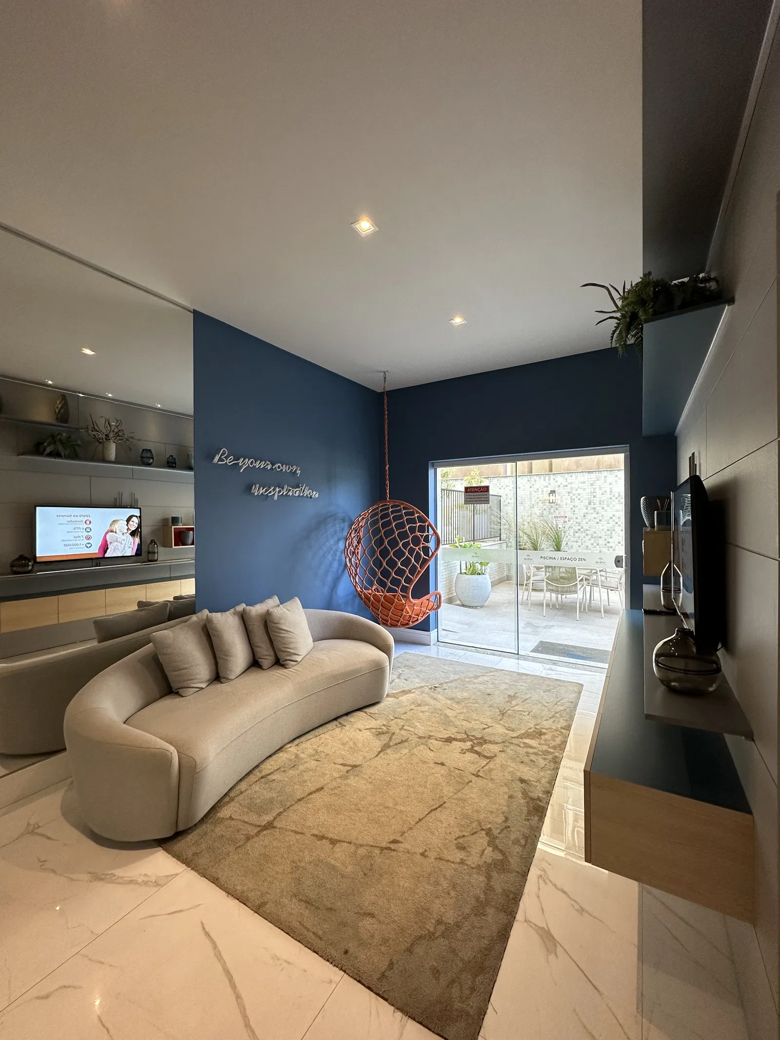 Apartamento no Ed. Abu Dhabi Residence em Meia Praia em Itapema - foto 22