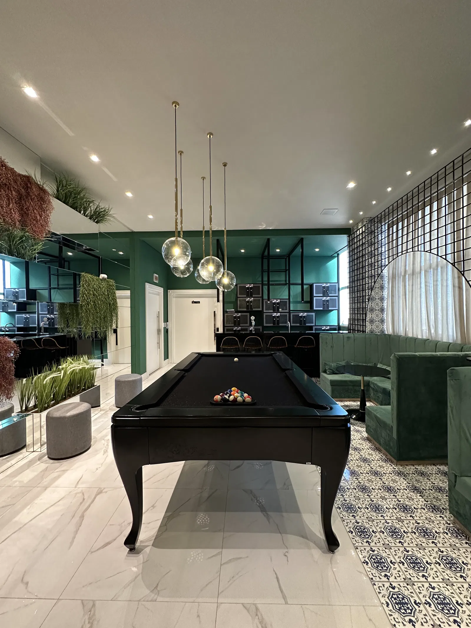 Apartamento no Ed. Abu Dhabi Residence em Meia Praia em Itapema - foto 31