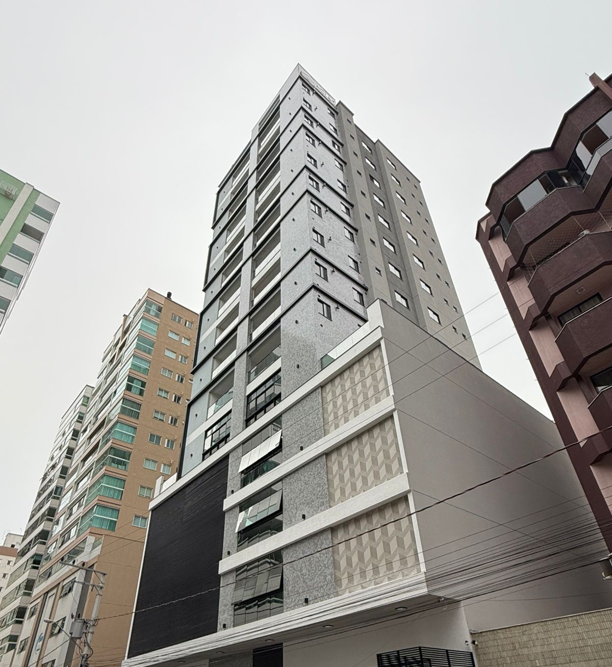 Apartamento no Edifício Ciro Dellagnelo em Itapema