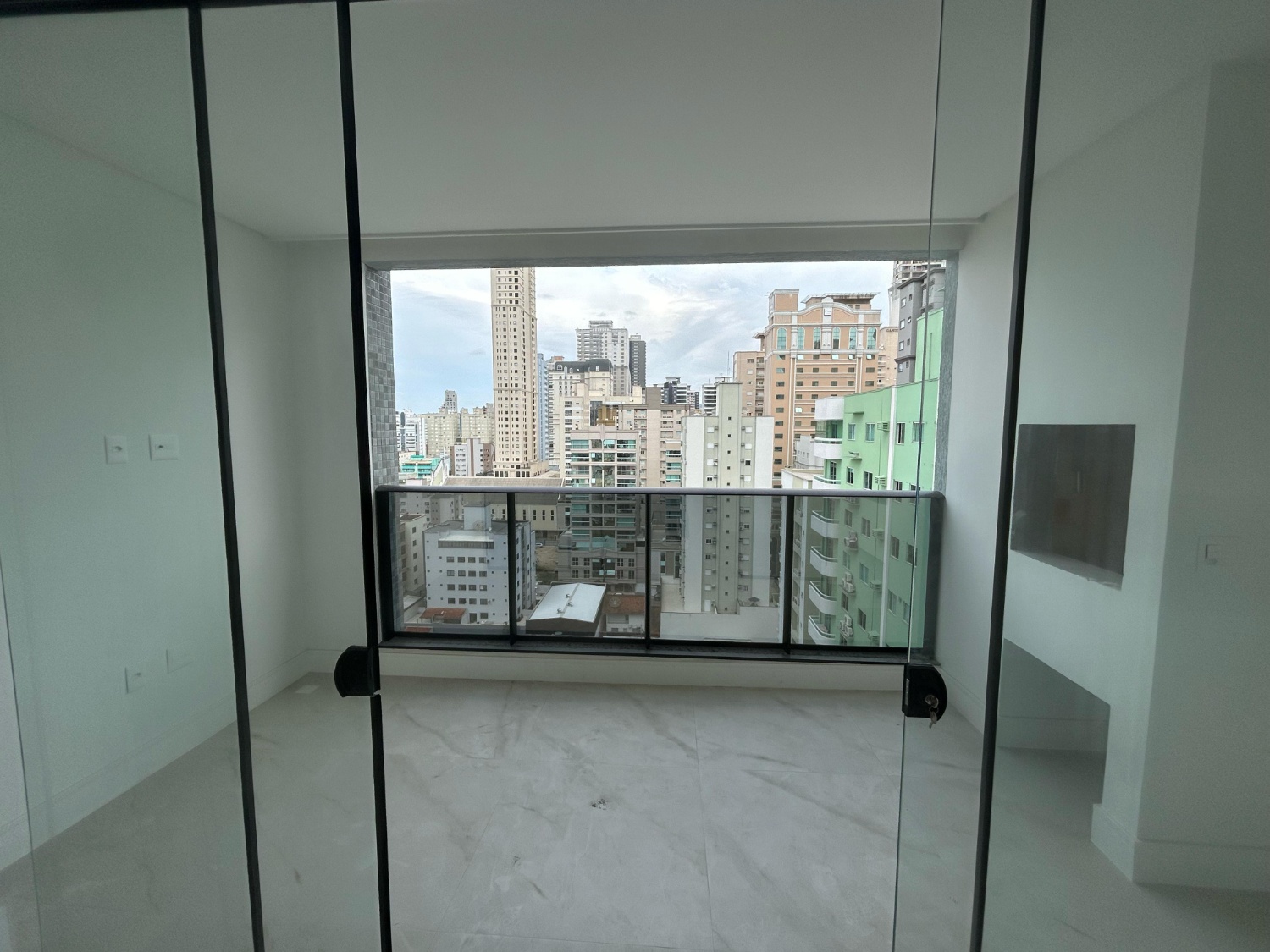 Apartamento no Edifício Ciro Dellagnelo em Itapema - foto 7