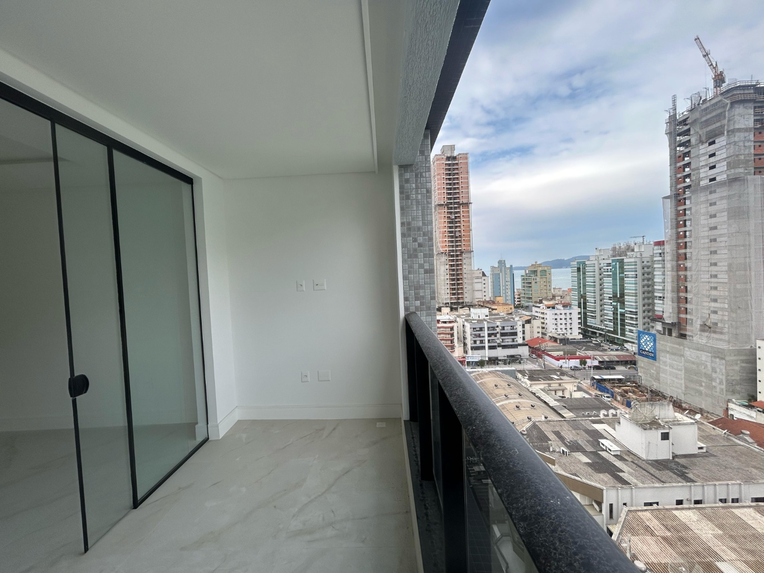 Apartamento no Edifício Ciro Dellagnelo em Itapema - foto 8