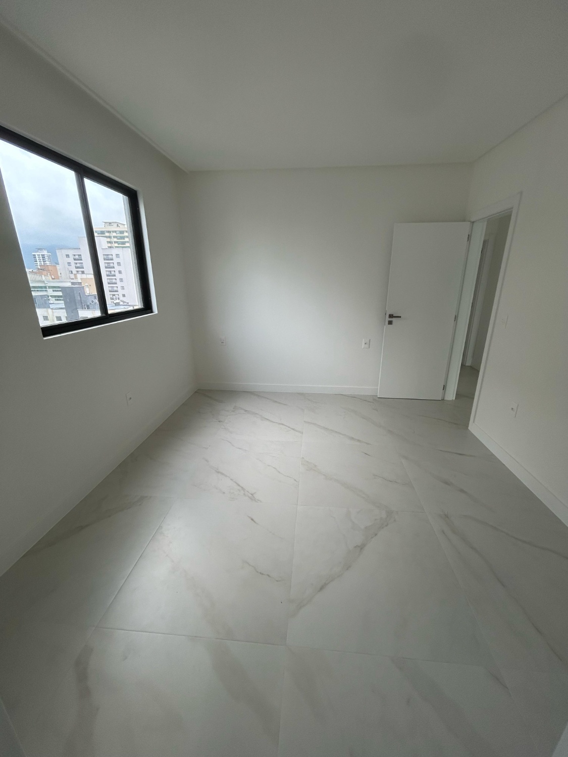 Apartamento no Edifício Ciro Dellagnelo em Itapema - foto 12