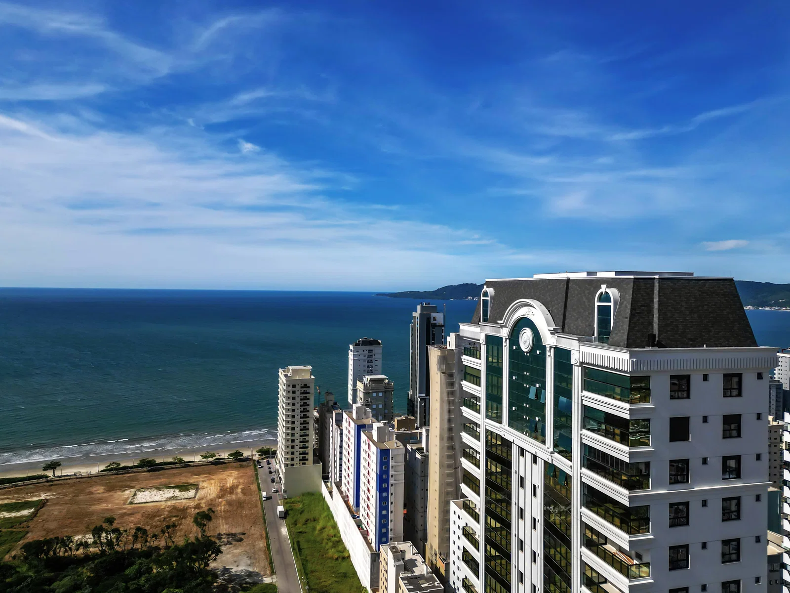 Apartamento à venda no Edifício Paramount em Itapema - foto 2