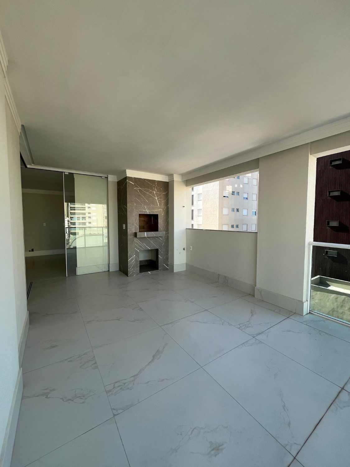 Apartamento no Edifício Arnou T. de Melo no Centro de Itapema - foto 6