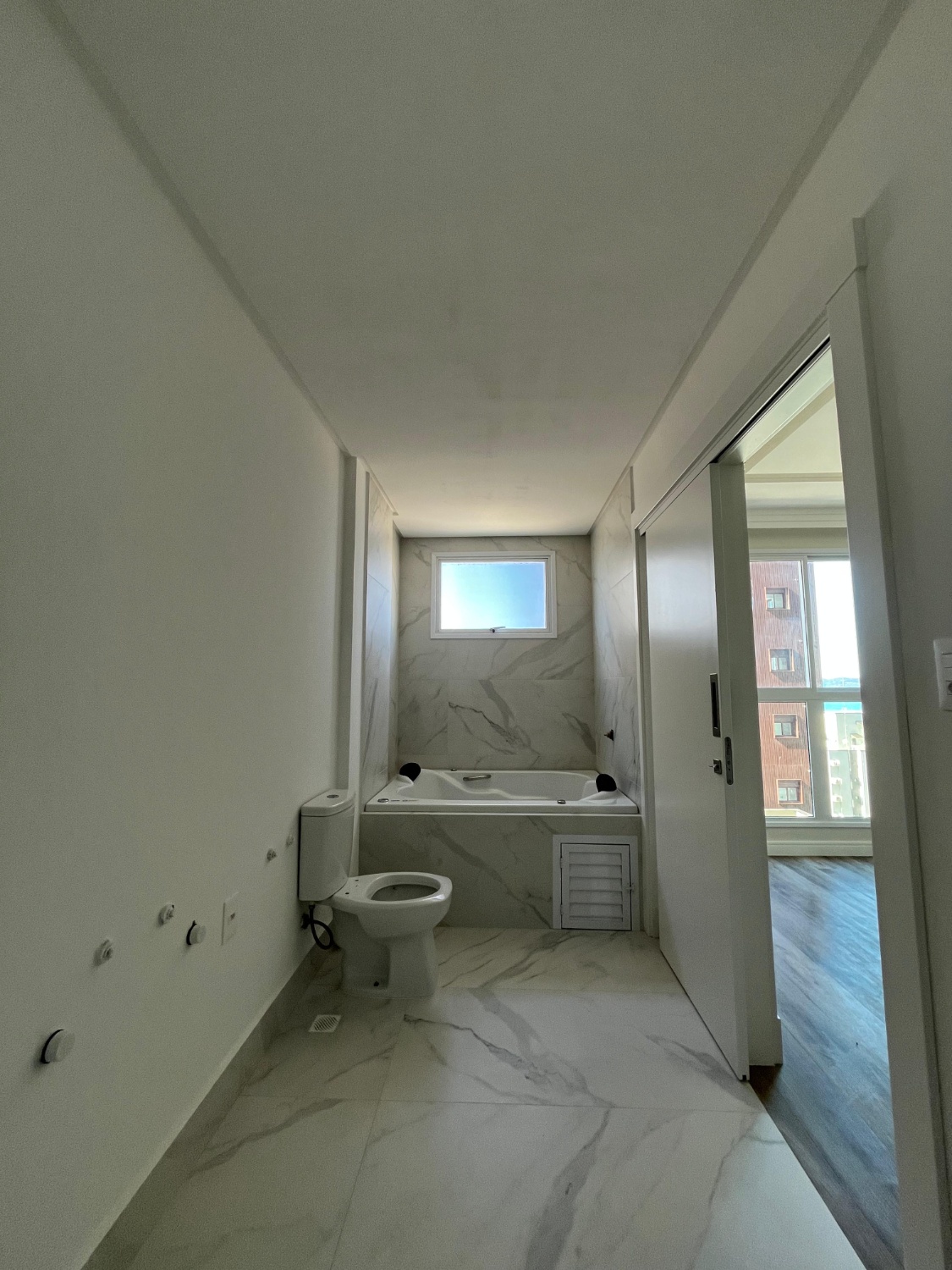 Apartamento no Edifício Arnou T. de Melo no Centro de Itapema - foto 11