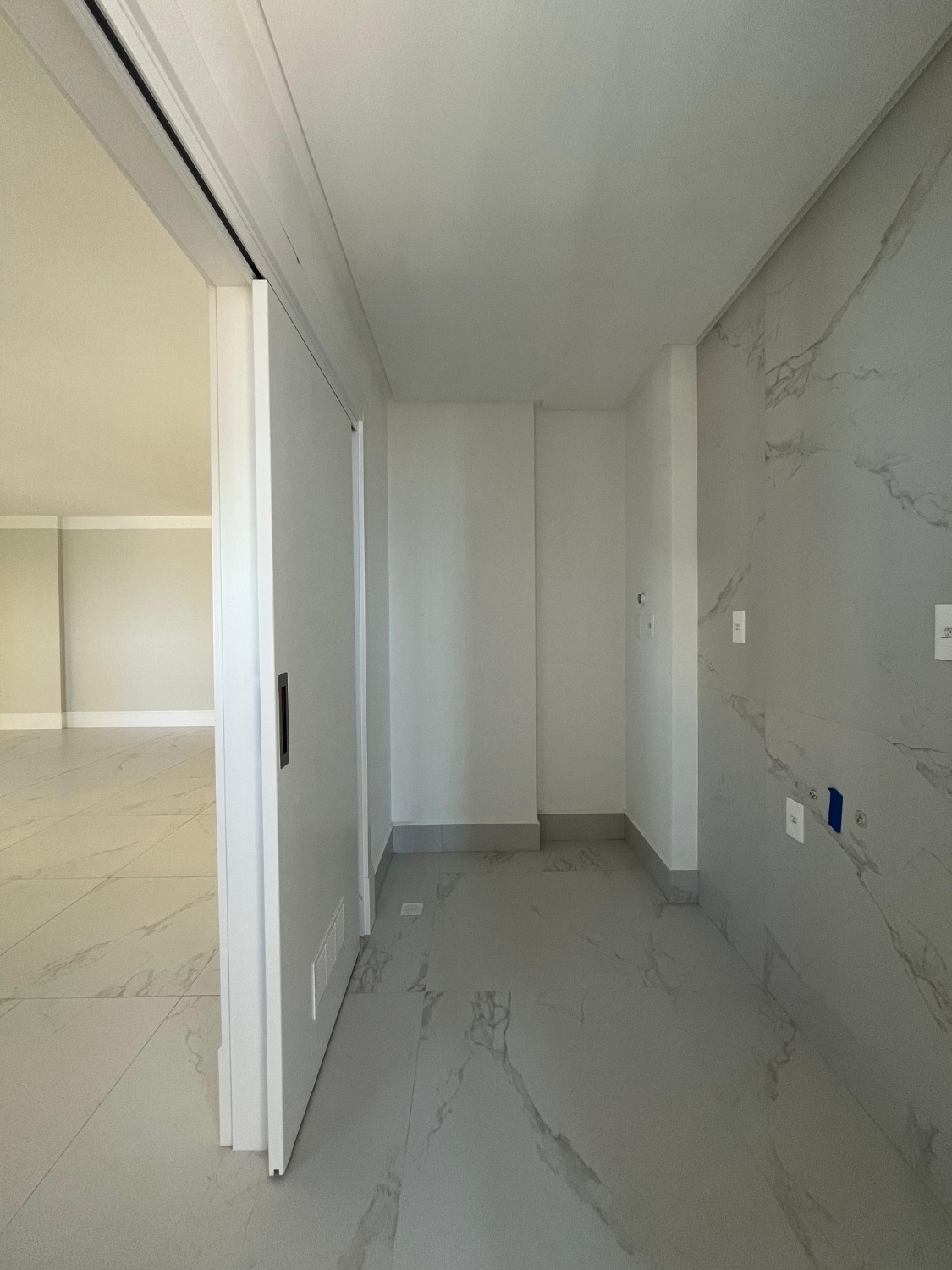 Apartamento no Edifício Arnou T. de Melo no Centro de Itapema - foto 13