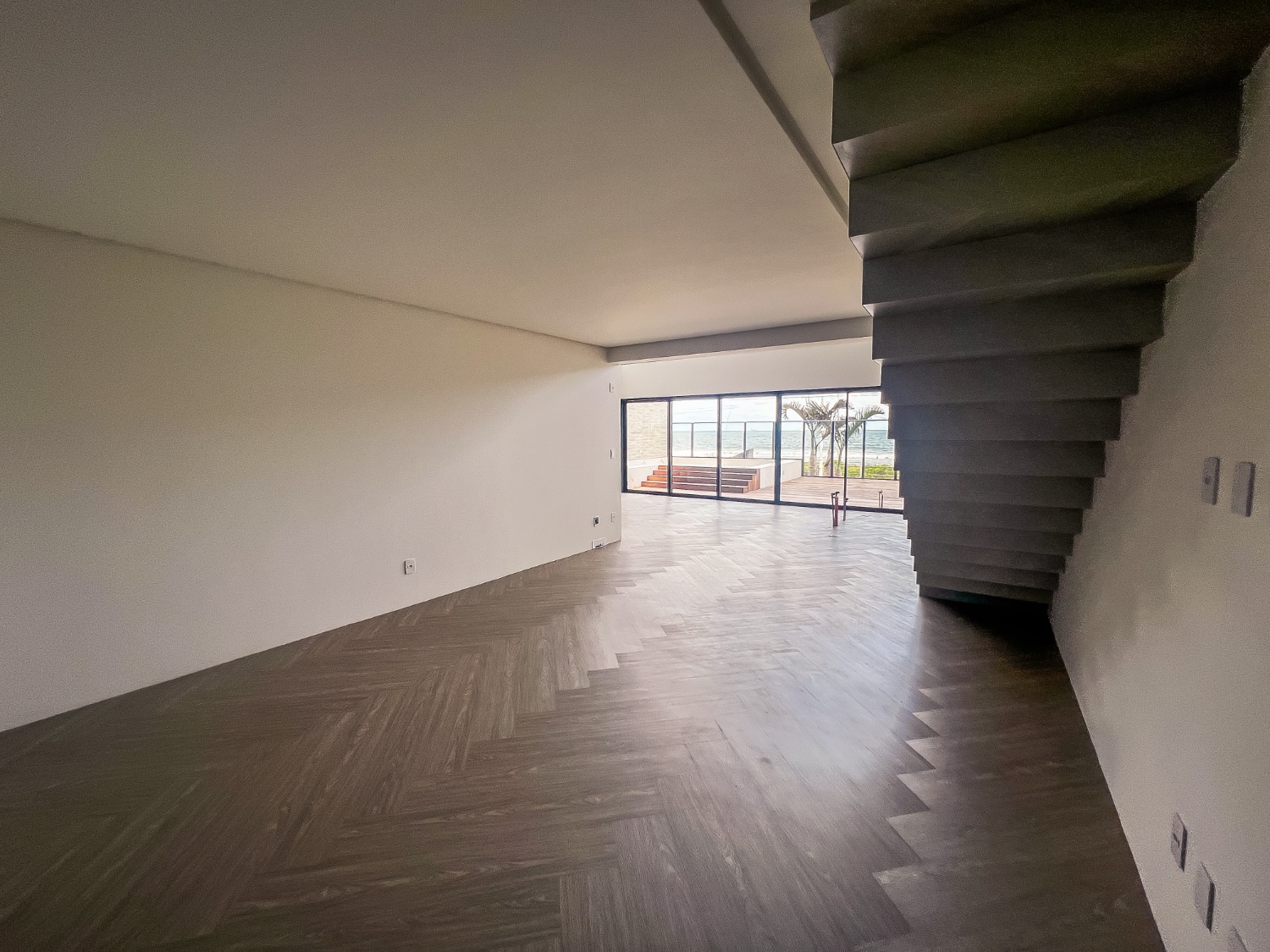 Apartamento Garden Duplex no Edifício Sunrise na Praia Brava - foto 4