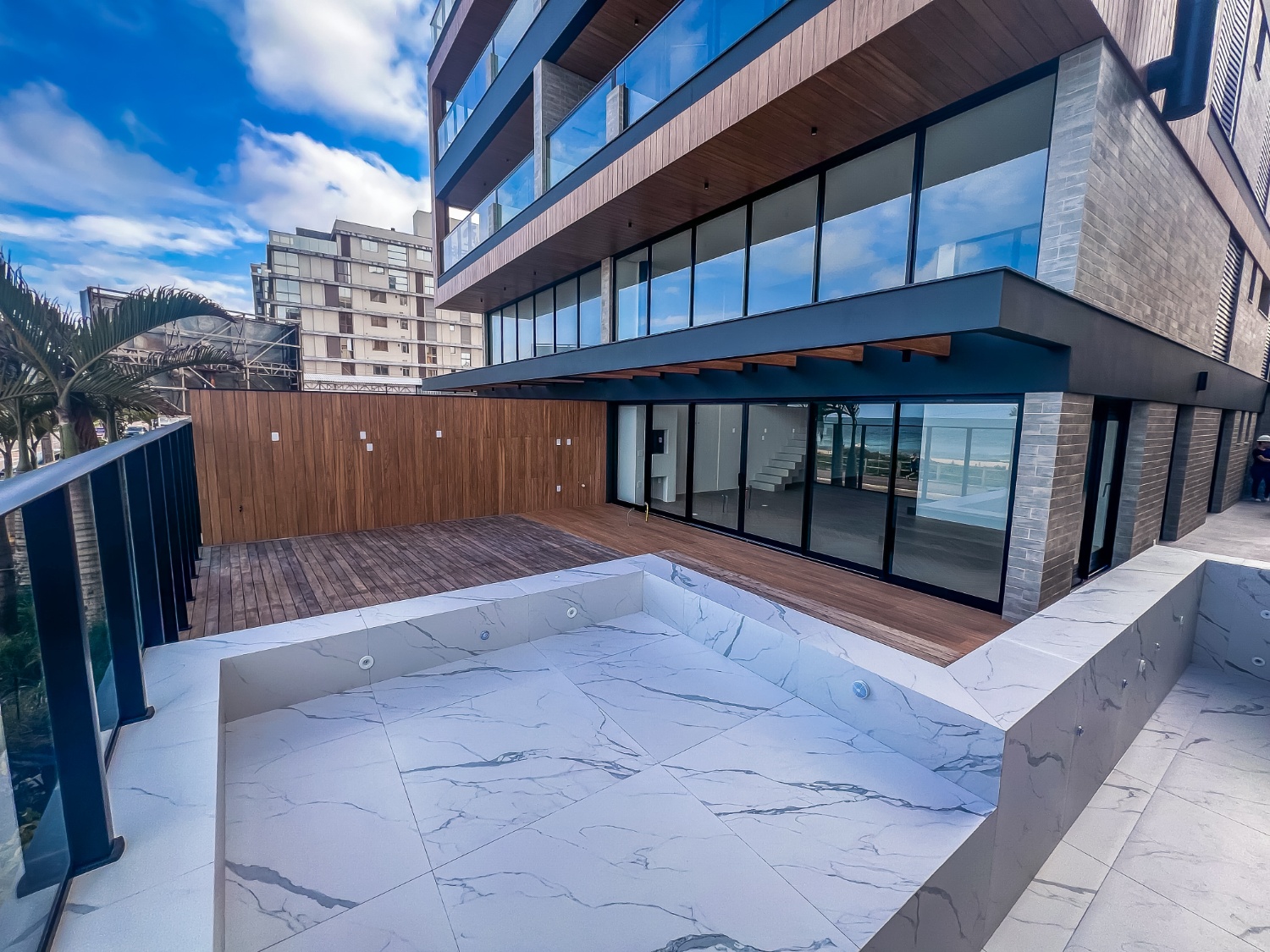 Apartamento Garden Duplex no Edifício Sunrise na Praia Brava - foto 37
