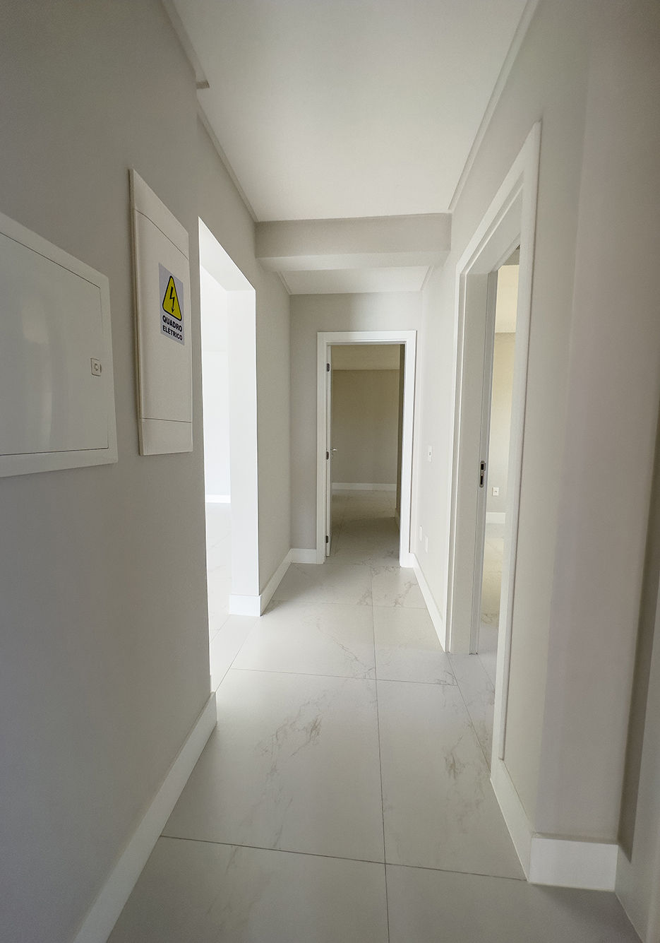 Apartamento no Edifício Garden Square em Itapema - foto 15
