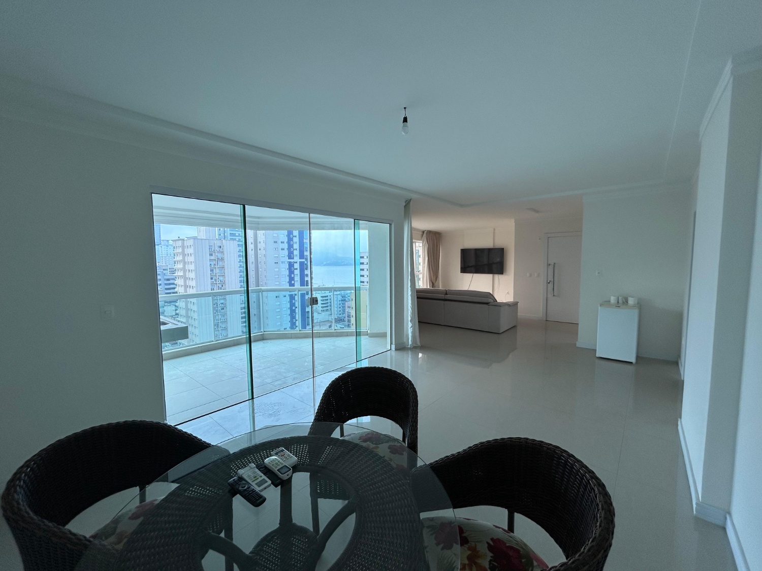 Apartamento no Edifício Jardim das Alamandas em Itapema - foto 6