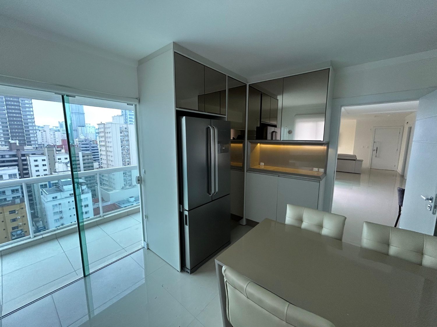 Apartamento no Edifício Jardim das Alamandas em Itapema - foto 10