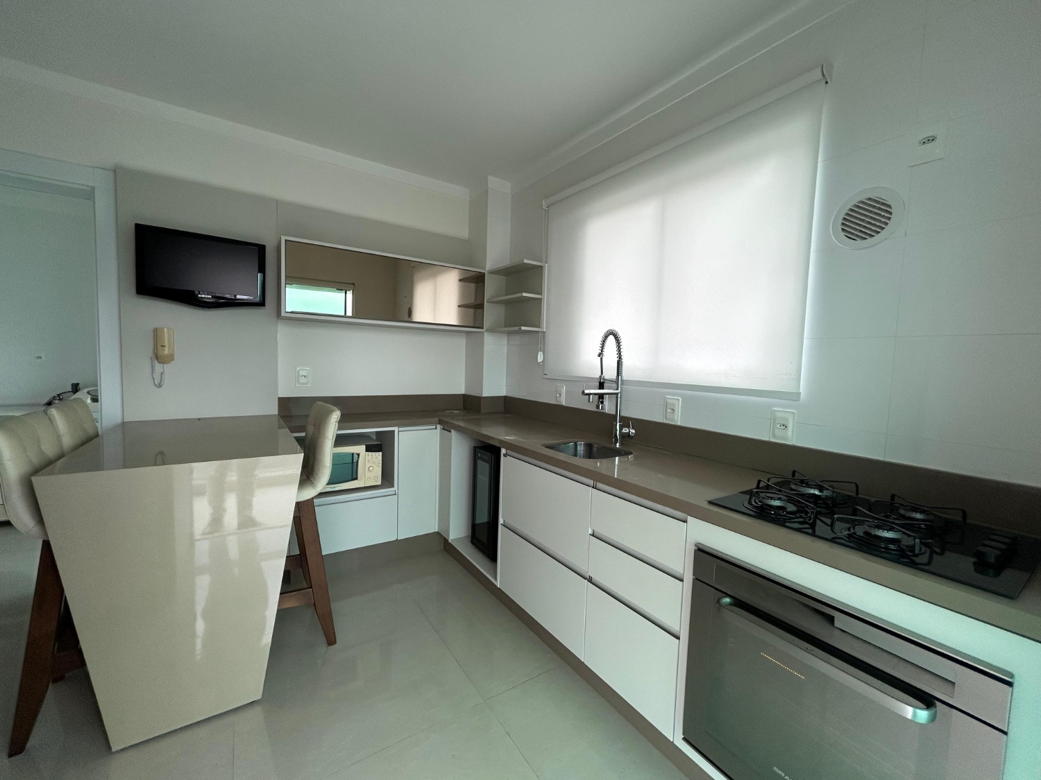 Apartamento no Edifício Jardim das Alamandas em Itapema - foto 11