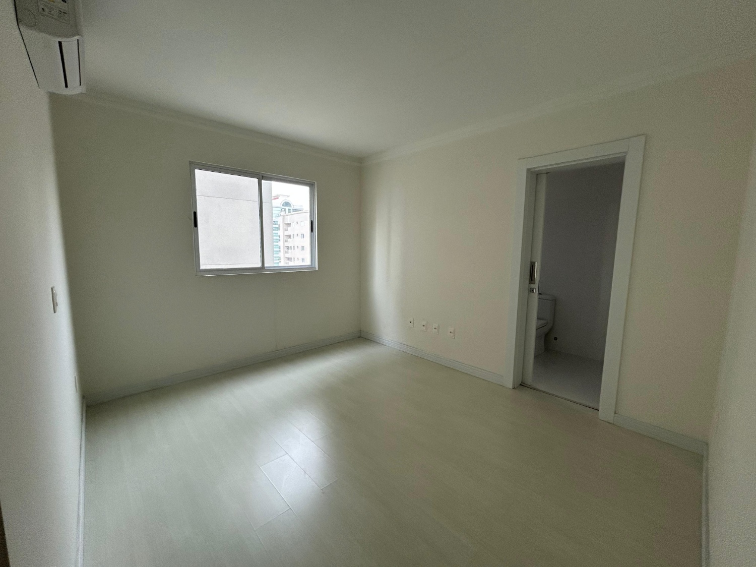 Apartamento no Edifício Jardim das Alamandas em Itapema - foto 19