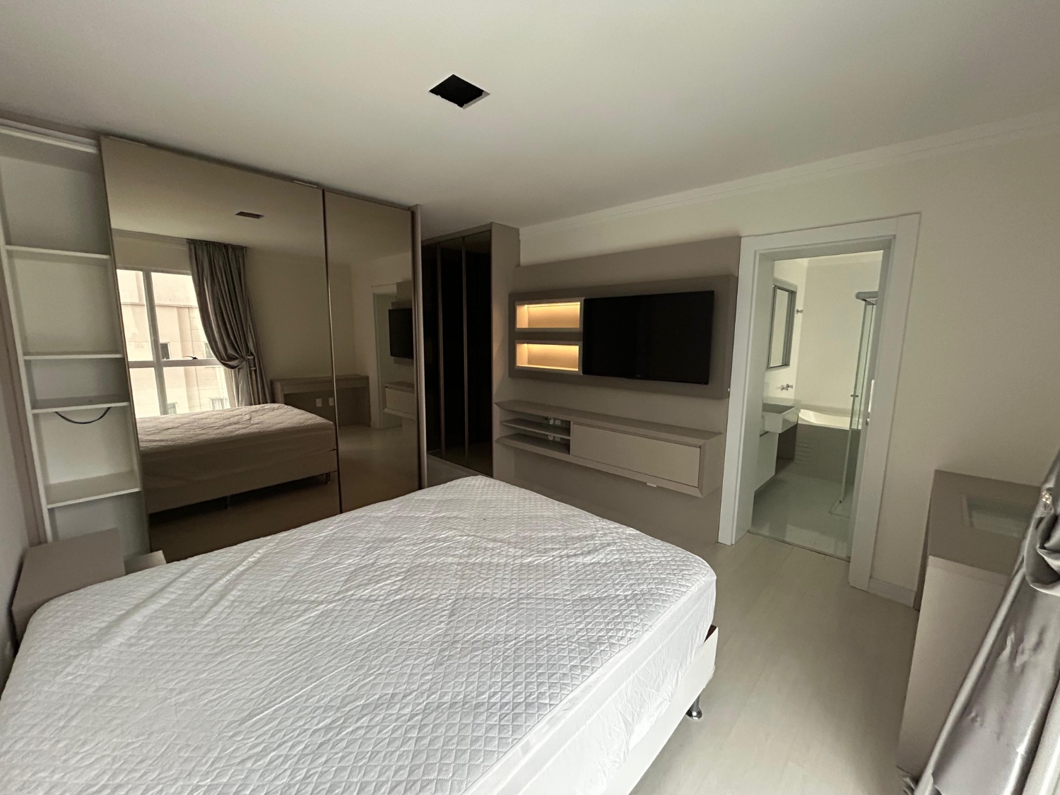 Apartamento no Edifício Jardim das Alamandas em Itapema - foto 23