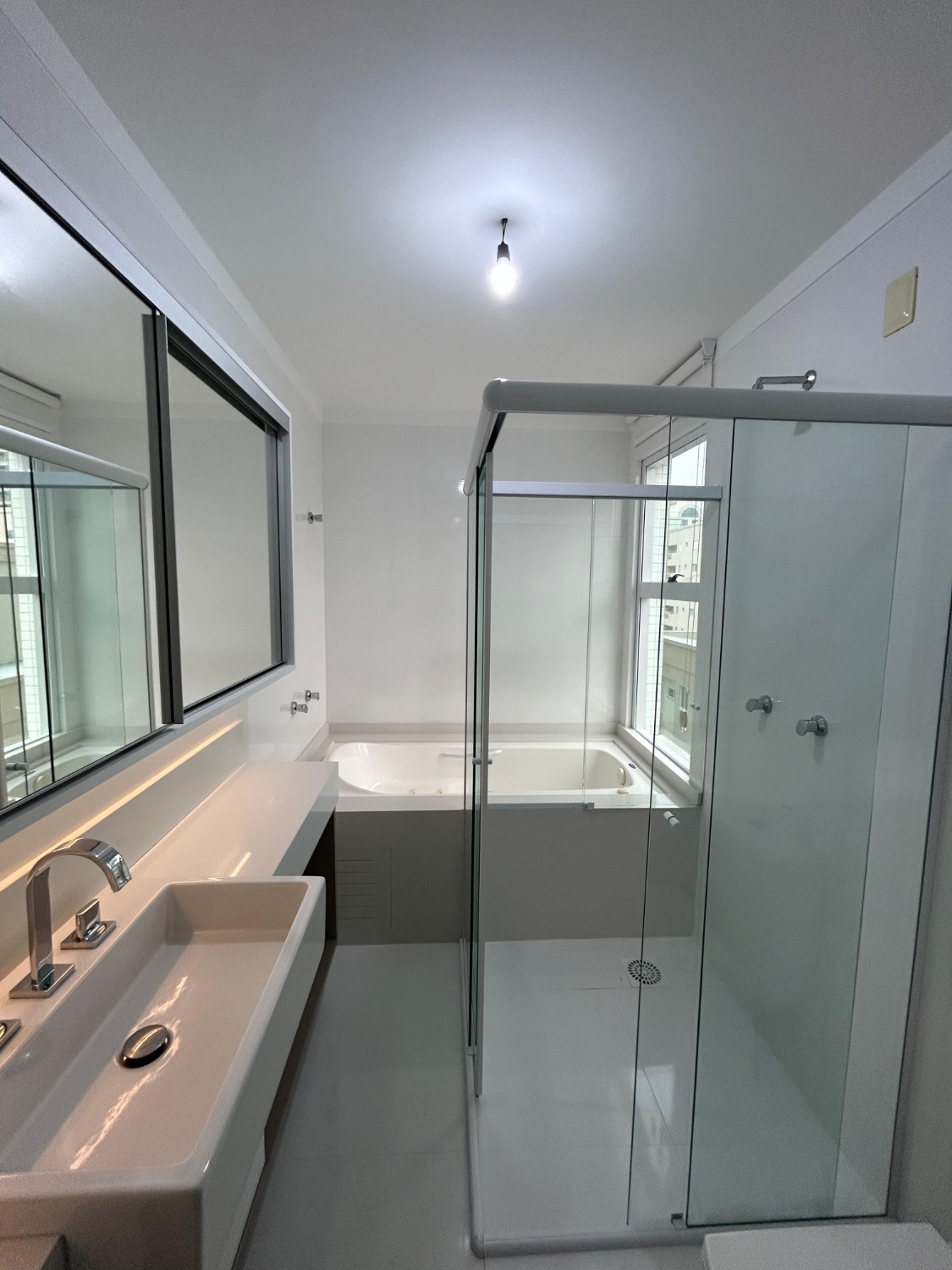 Apartamento no Edifício Jardim das Alamandas em Itapema - foto 24