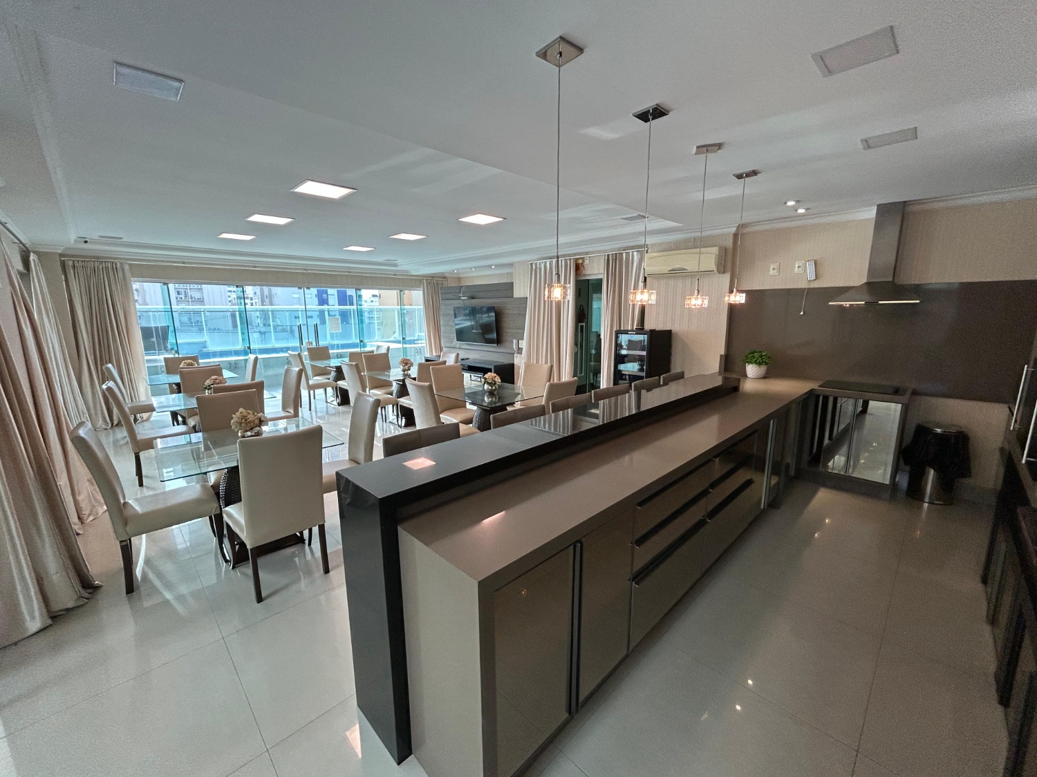 Apartamento no Edifício Jardim das Alamandas em Itapema - foto 31