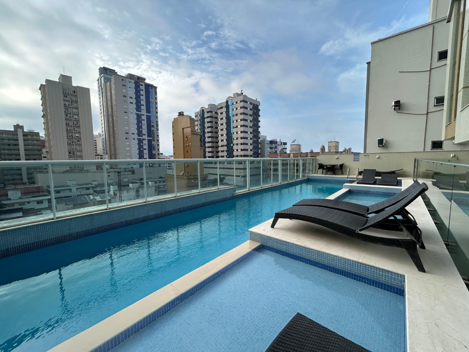 Apartamento no Edifício Jardim das Alamandas em Itapema - foto 33