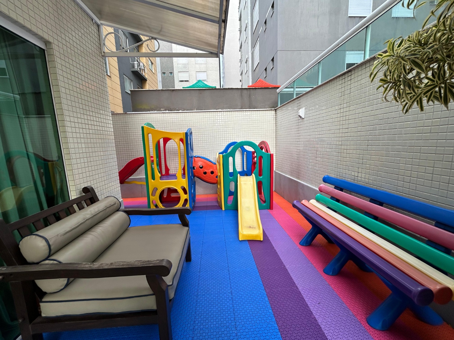 Apartamento no Edifício Jardim das Alamandas em Itapema - foto 34