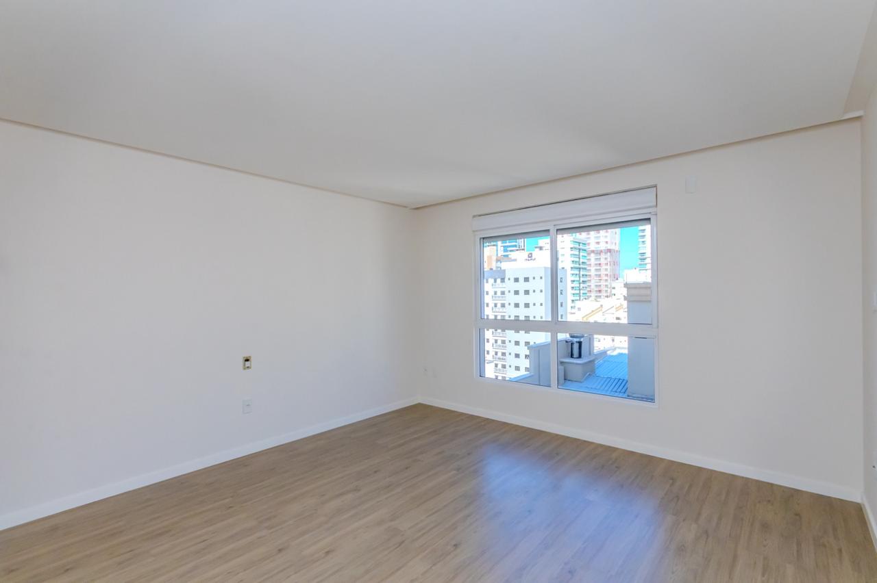 Apartamento no Edifício Place Vendôme em Itapema - foto 15